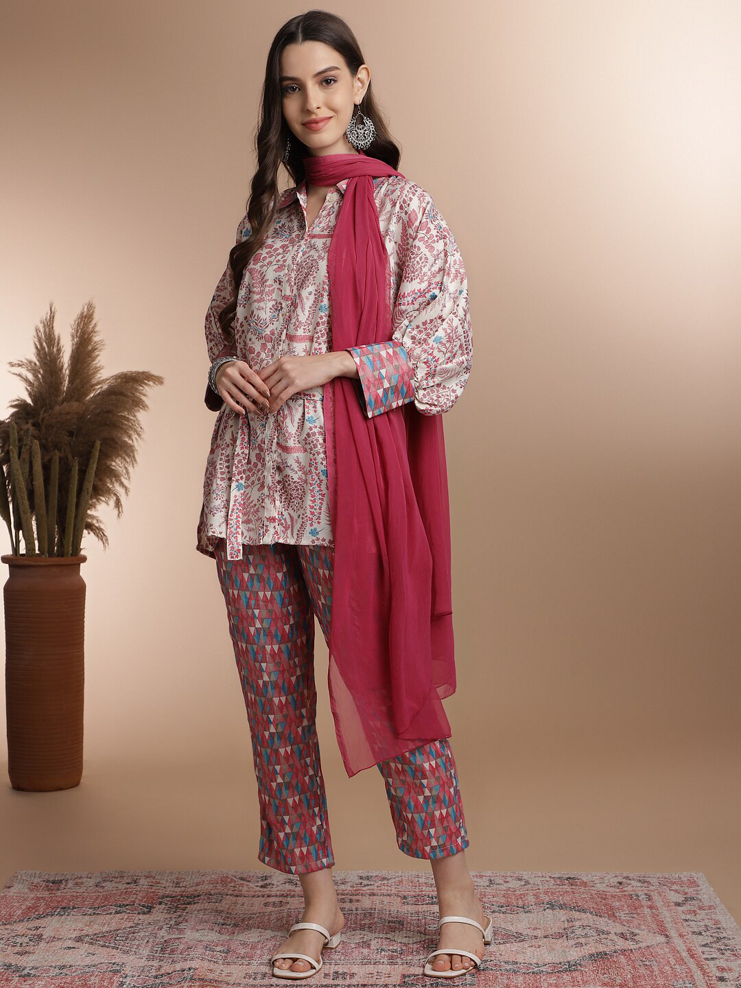 

Anouk Floral Printed Top & Trousers With Dupatta, Pink