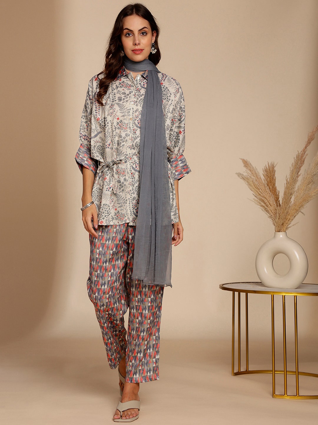 

Anouk Floral Printed Top & Trousers With Dupatta, Grey