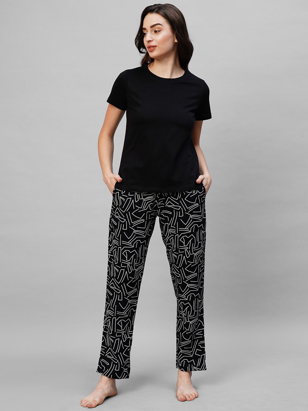 

DRAPE IN VOGUE Black Printed Pure Cotton Night suit