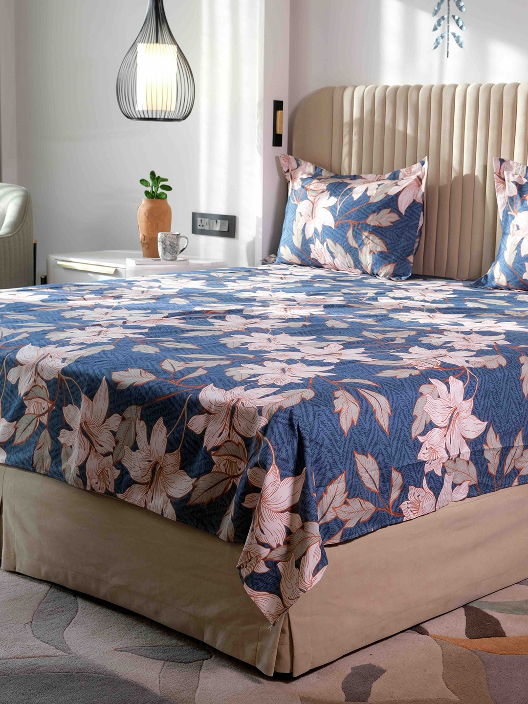 

Pure Decor Amulya Blue & White Floral 250 TC Queen Bedsheet with 2 Pillow Covers