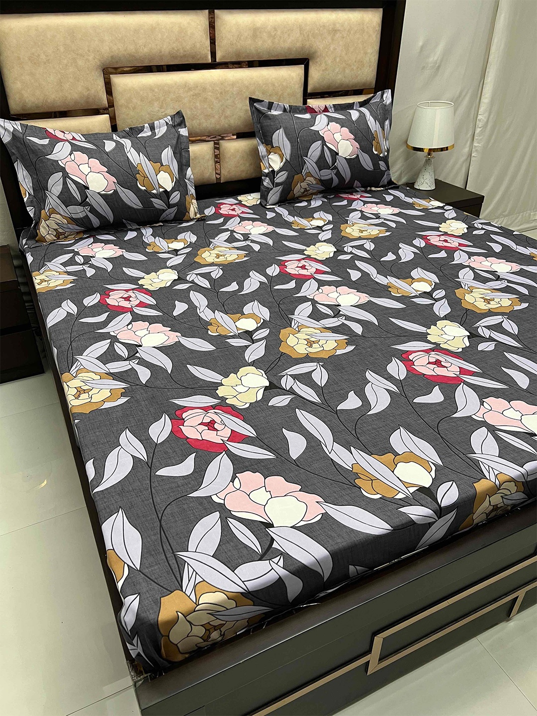 

Pure Decor Amulya Black & Yellow Floral 250 TC Queen Bedsheet with 2 Pillow Covers