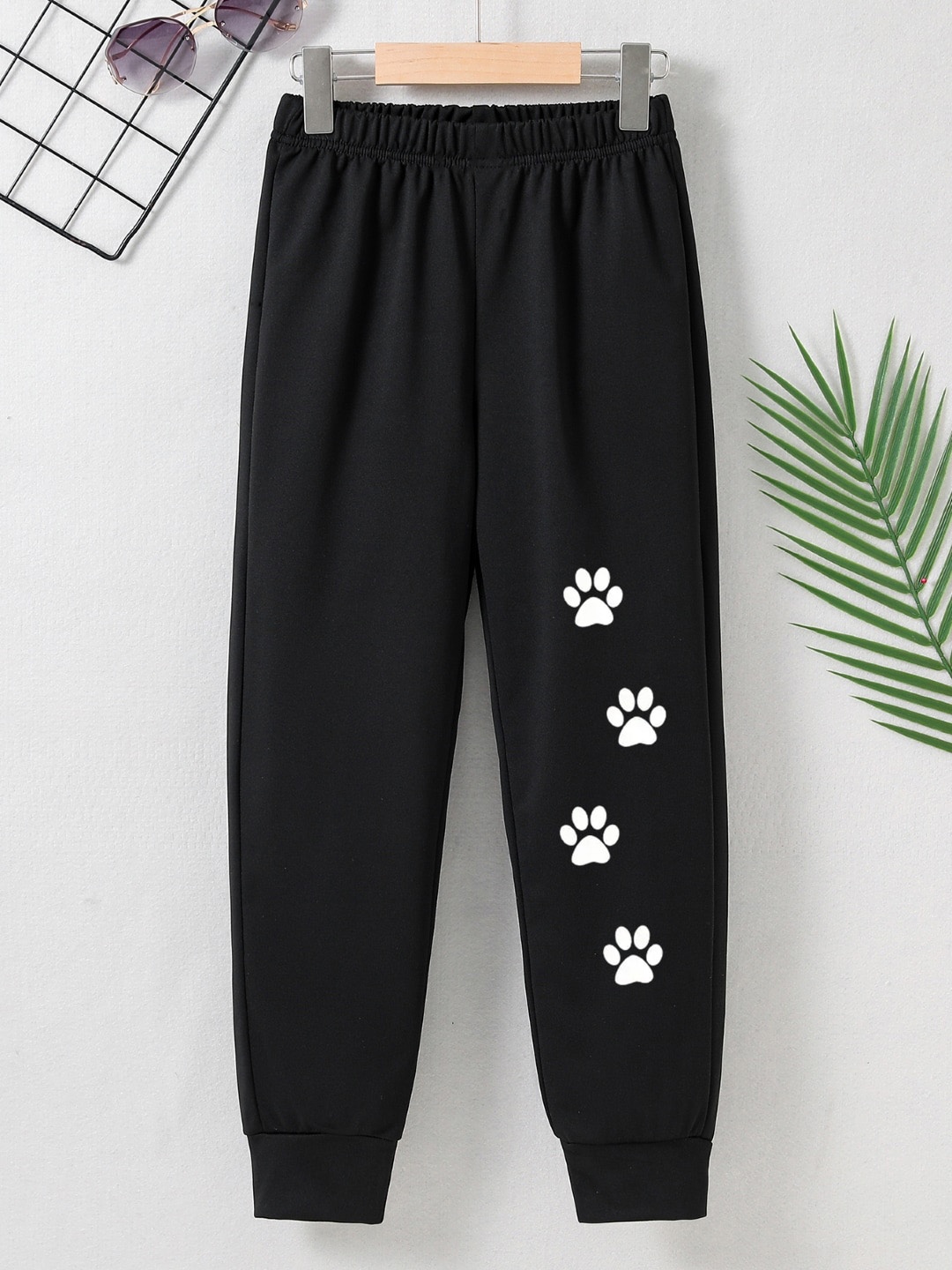 

StyleCast Girls Black Graphic Printed Mid-Rise Original Joggers