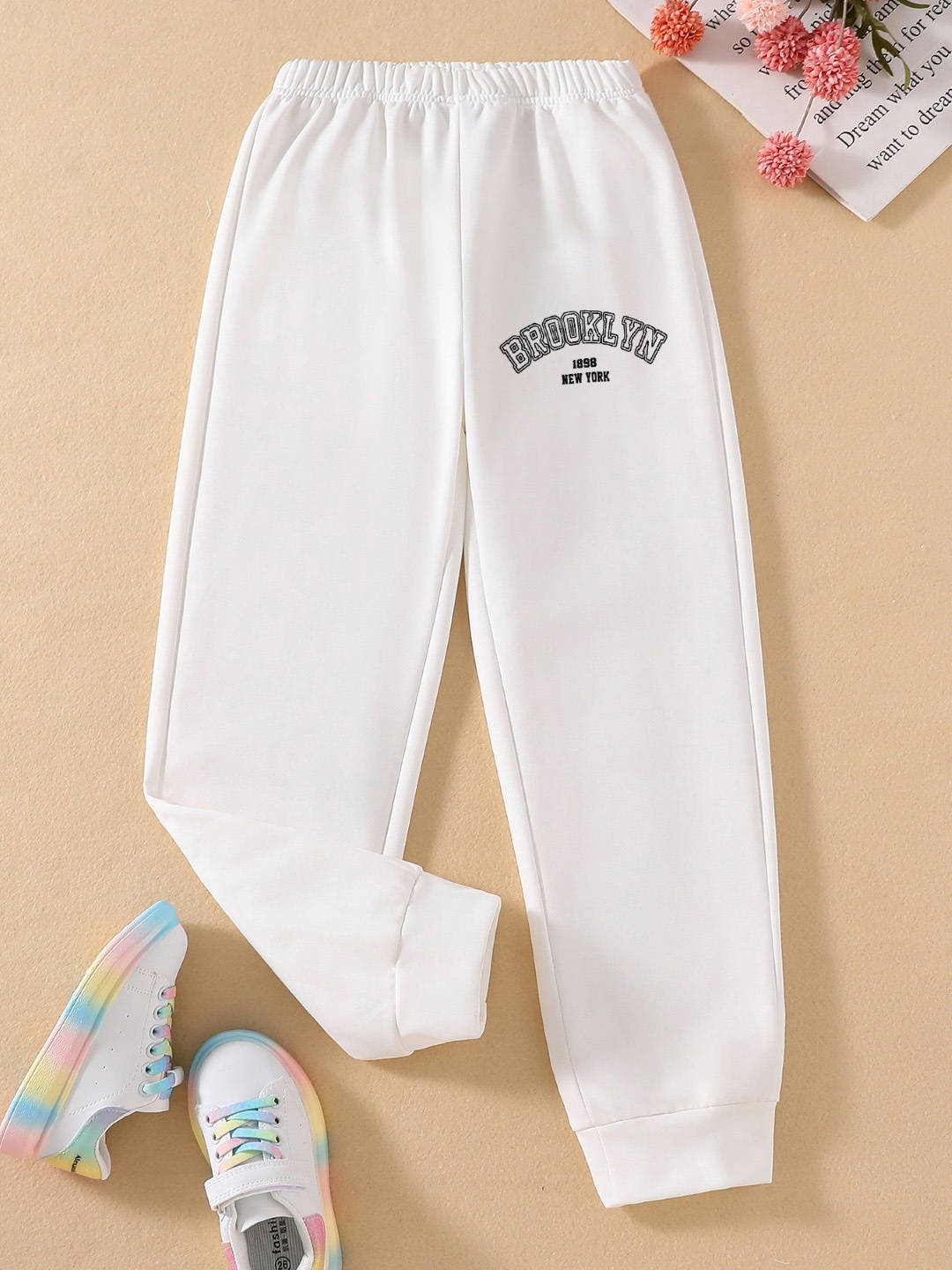 

StyleCast Girls White Mid Rise Typography Printed Joggers