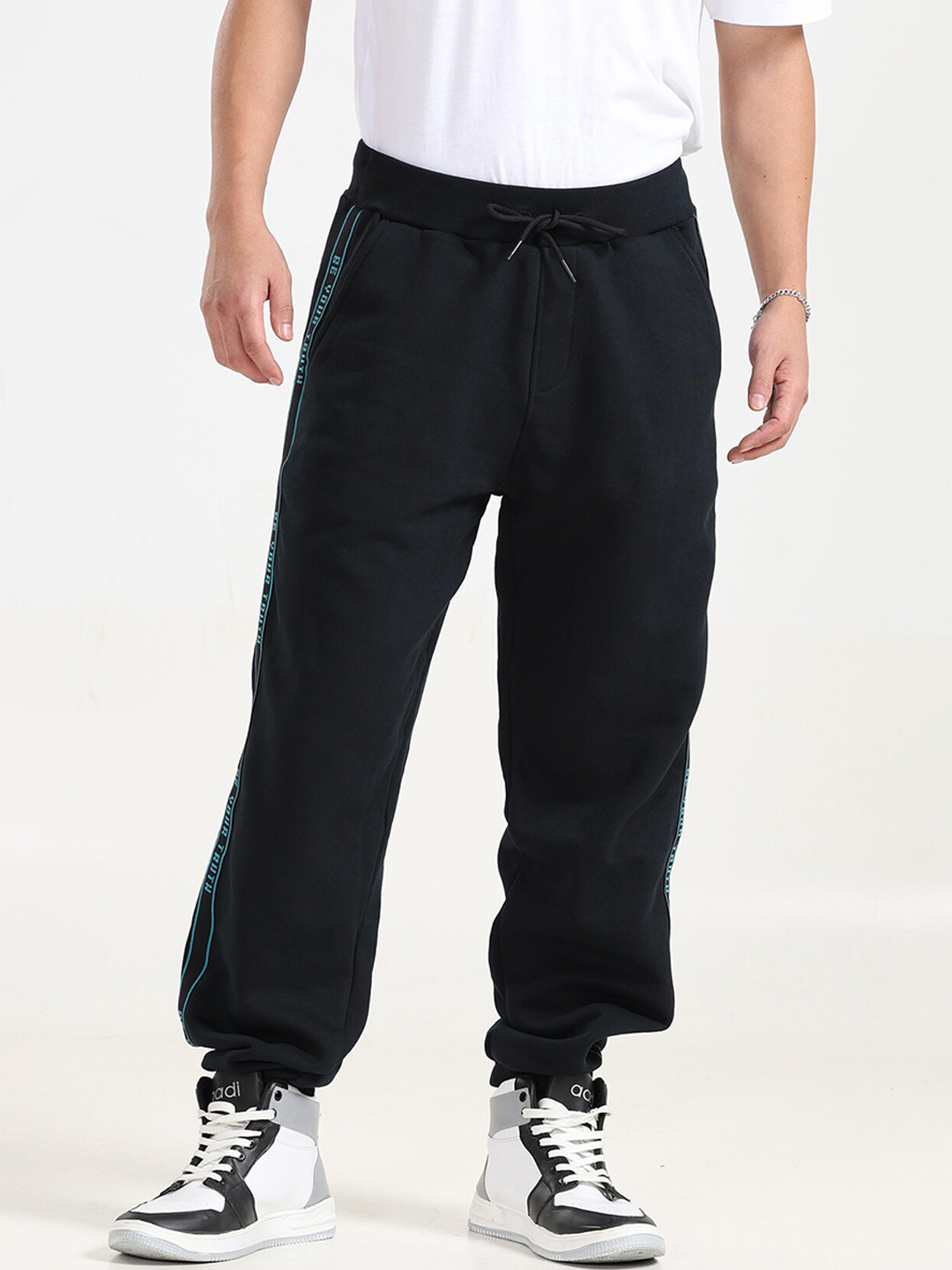

NoBiY Men Mid-Rise Joggers, Black