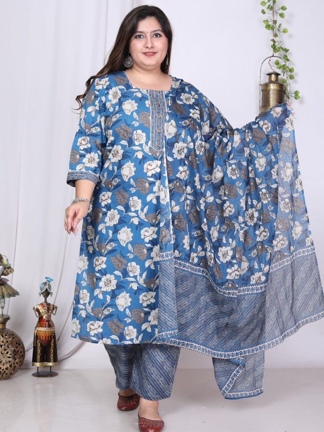 

Swasti Floral Printed Regular Sequinned Pure Cotton Kurta with Trousers & Dupatta, Blue