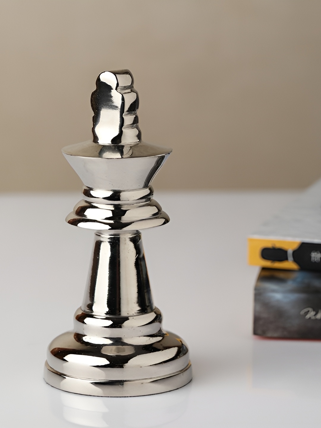 Decor de Maison Silver Toned Chess King Showpiece