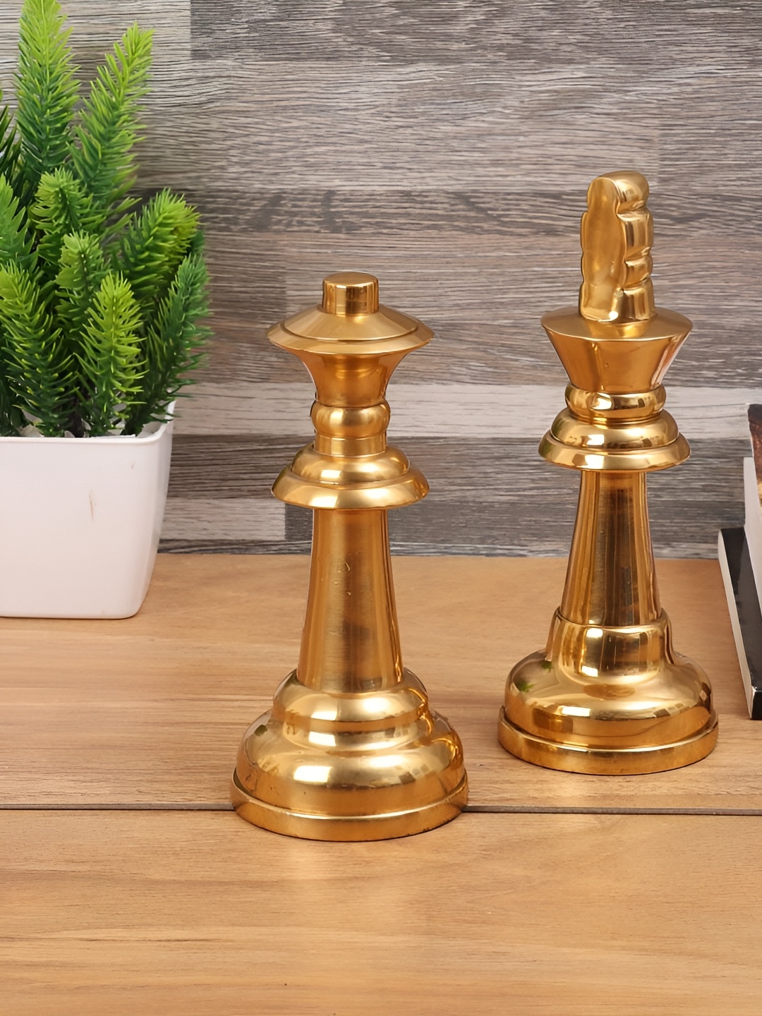 

Decor de Maison Gold-Toned 2 Pieces King & Queen Showpiece