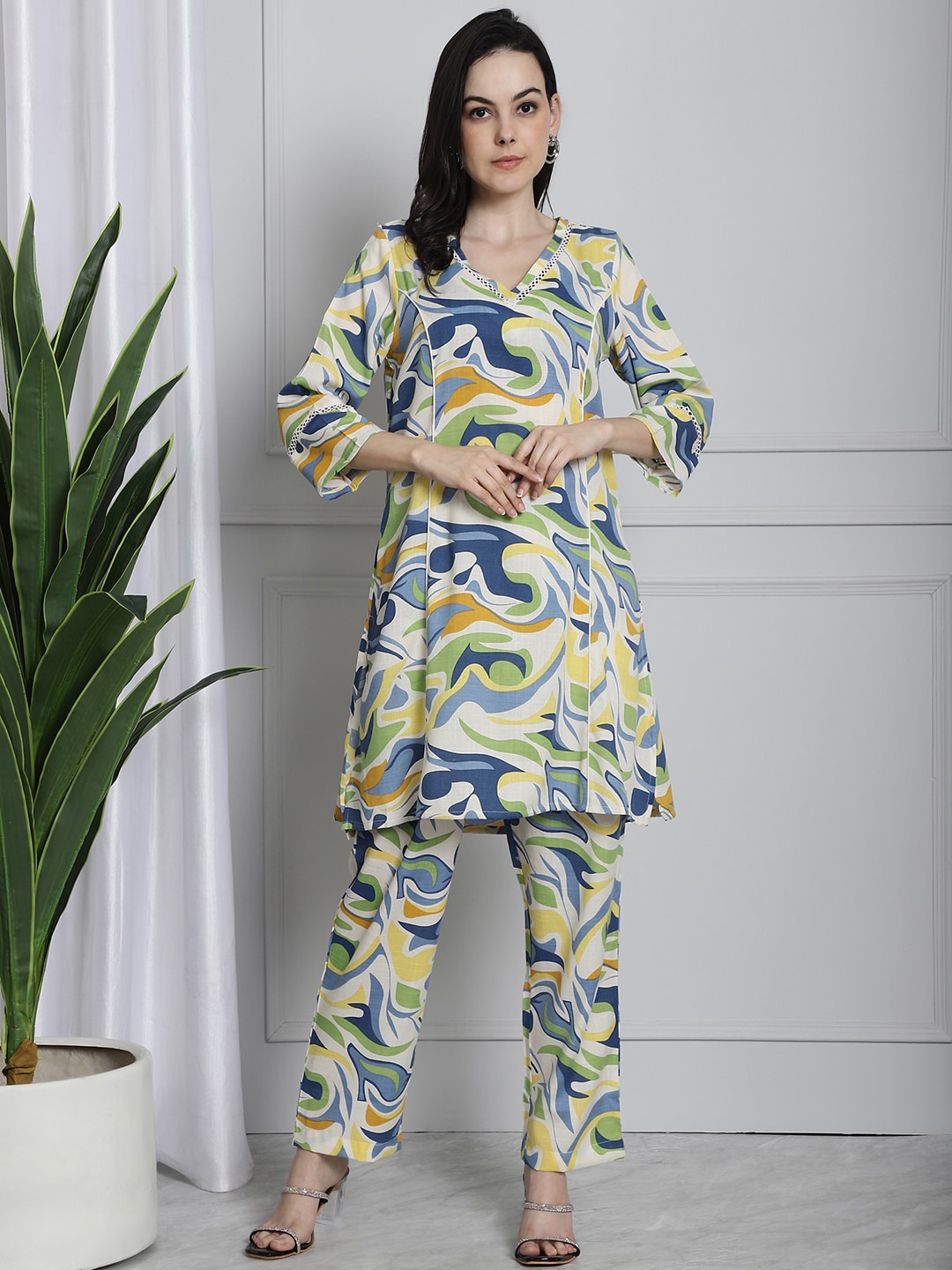 

Frempy Abstract Printed V-Neck Tunic With Trouser, White