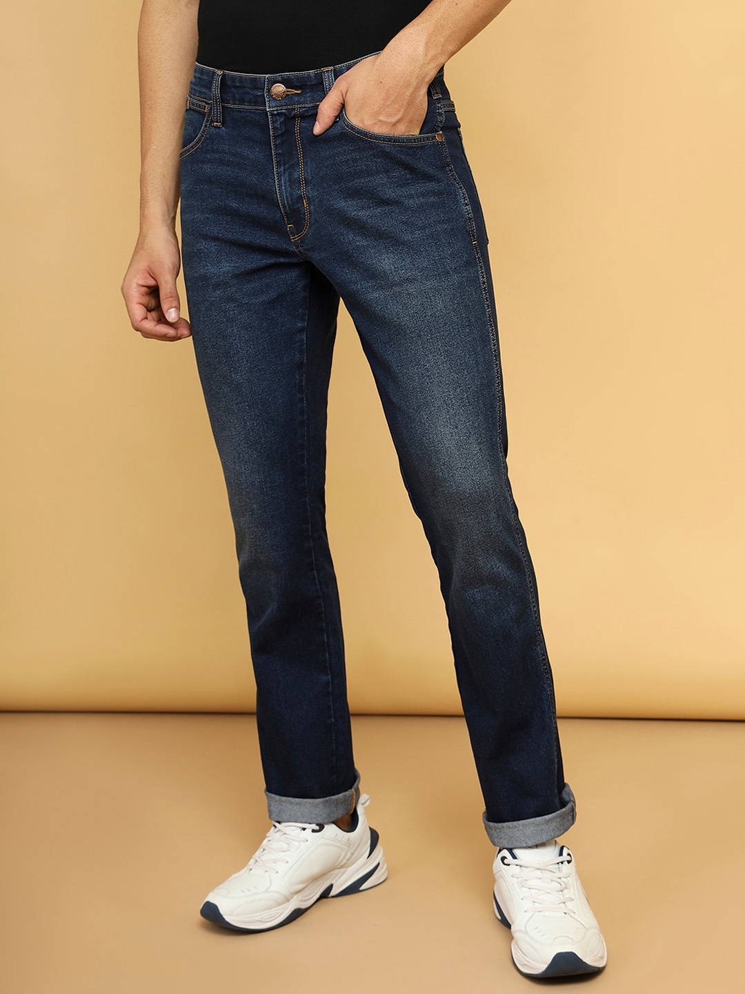 

Wrangler Men Mid Rise Light Fade Clean Look Millard Stretchable Jeans, Blue