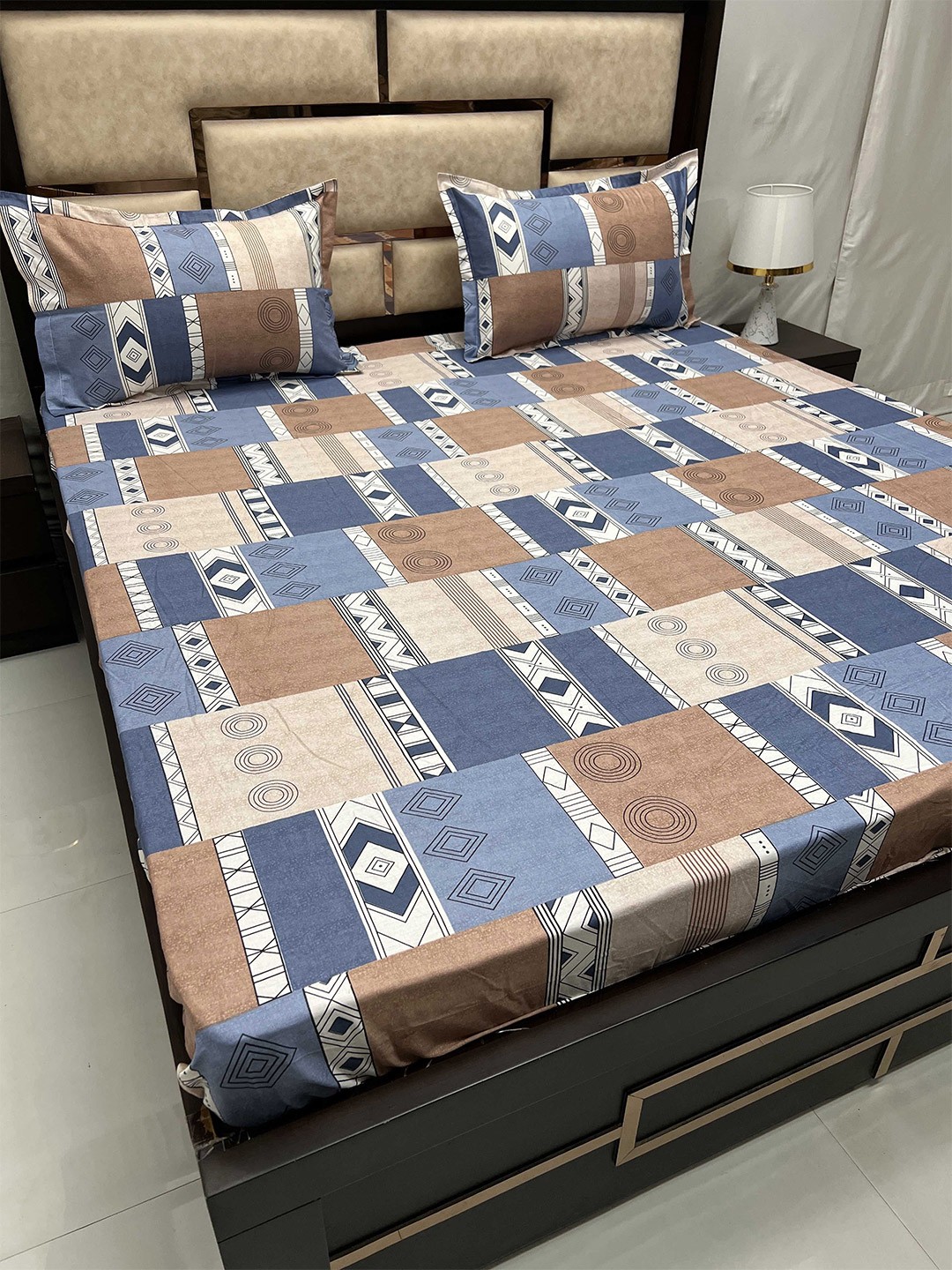 

Pure Decor Royal Velar Brown & Blue Geometric Cotton 350TC King Bedsheet & 2 Pillow Covers