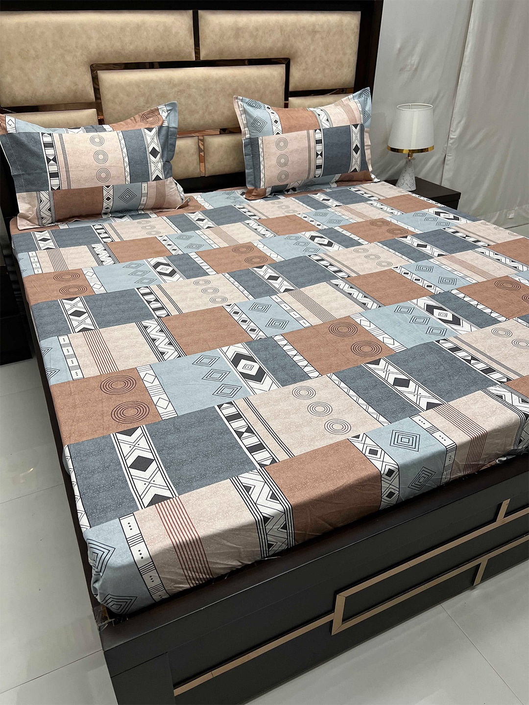 Pure Decor Royal Velar Beige Geometric 350 TC Cotton King Bedsheet With 2 Pillow Covers