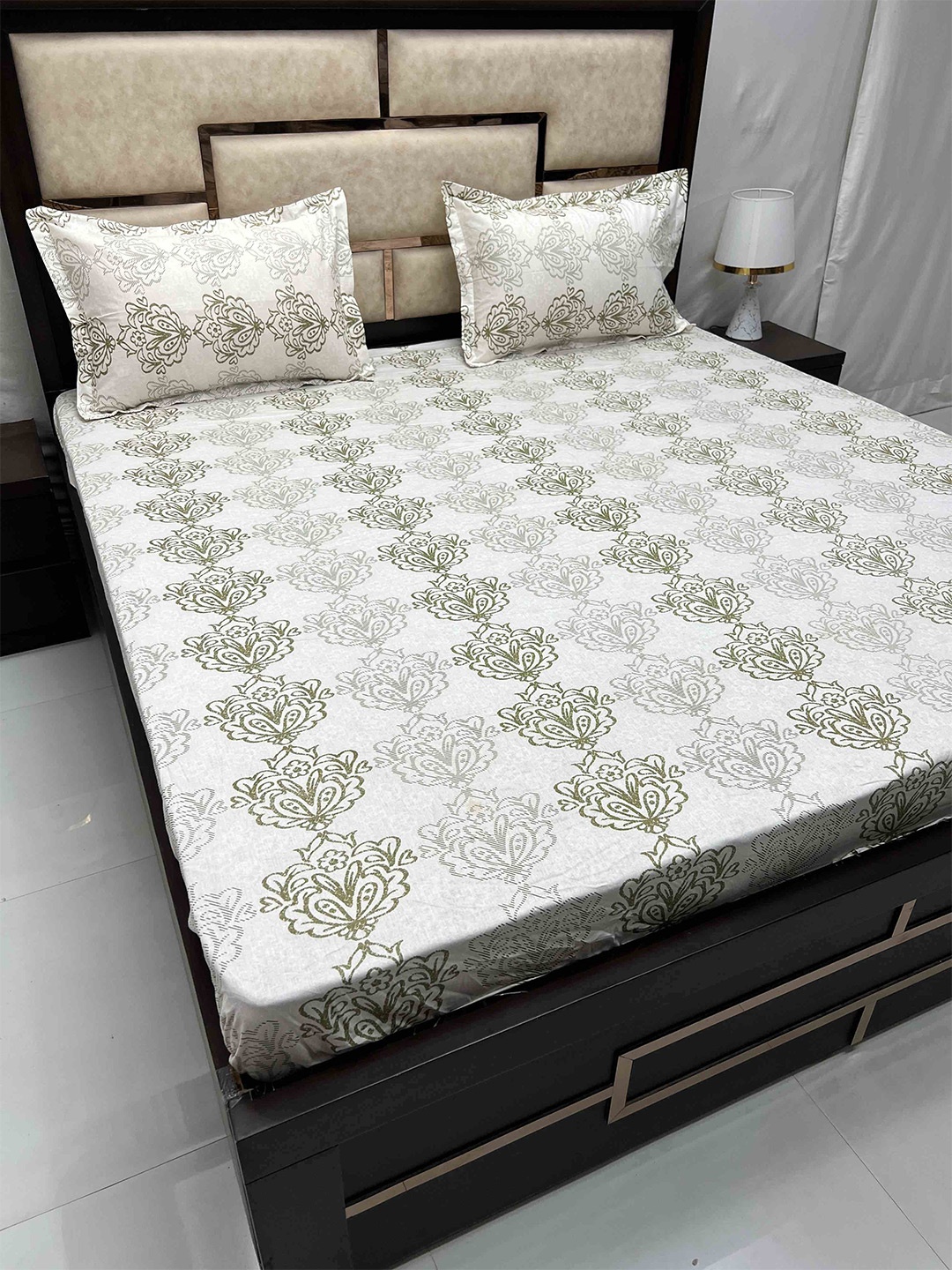 

Pure Decor Royal Velar Green & Grey Floral 350 TC Cotton King Bedsheet & 2 Pillow Covers