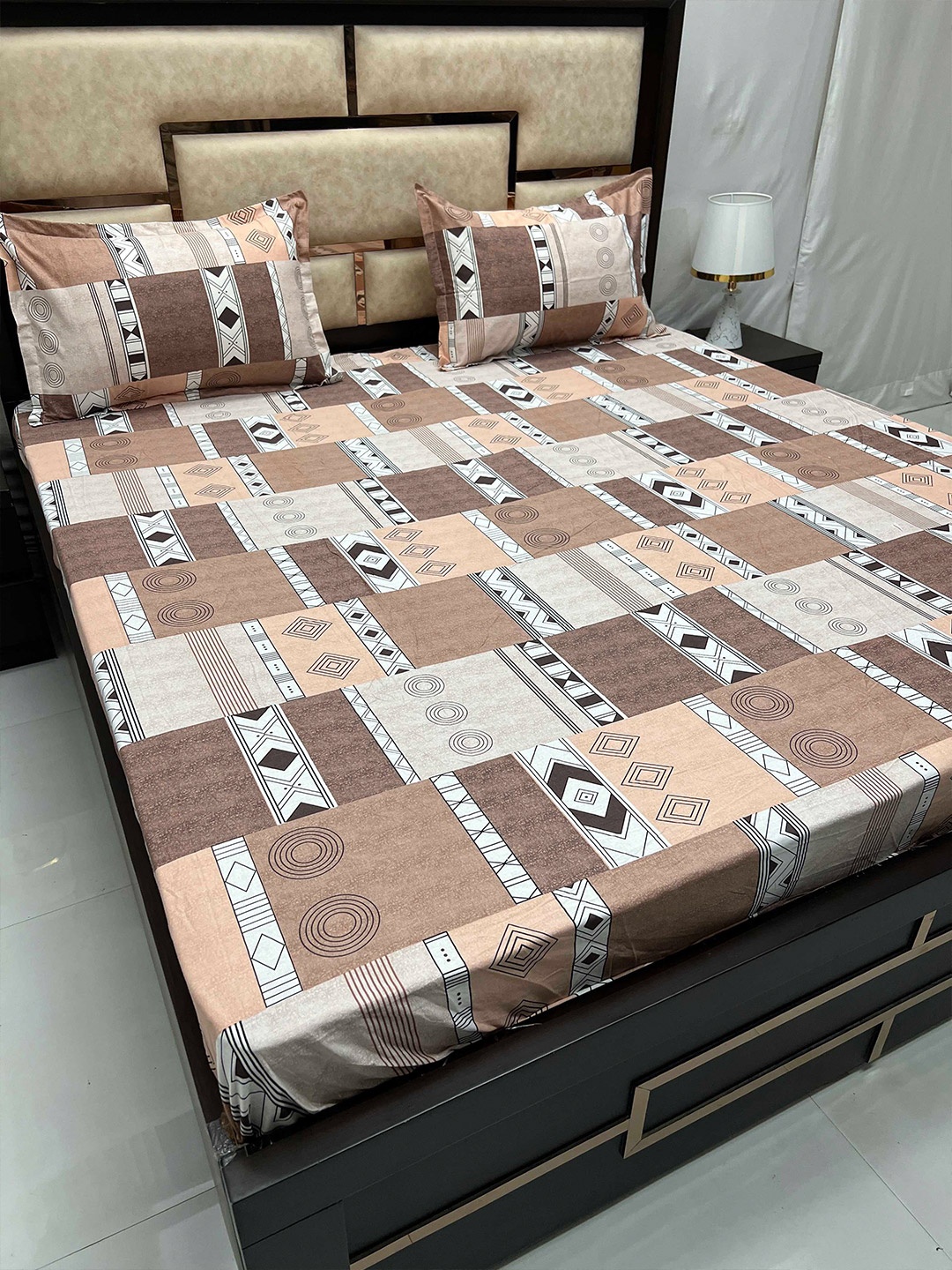 

Pure Decor Royal Velar Brown Cotton 350 TC Super King Bedsheet With 2 Pillow Covers