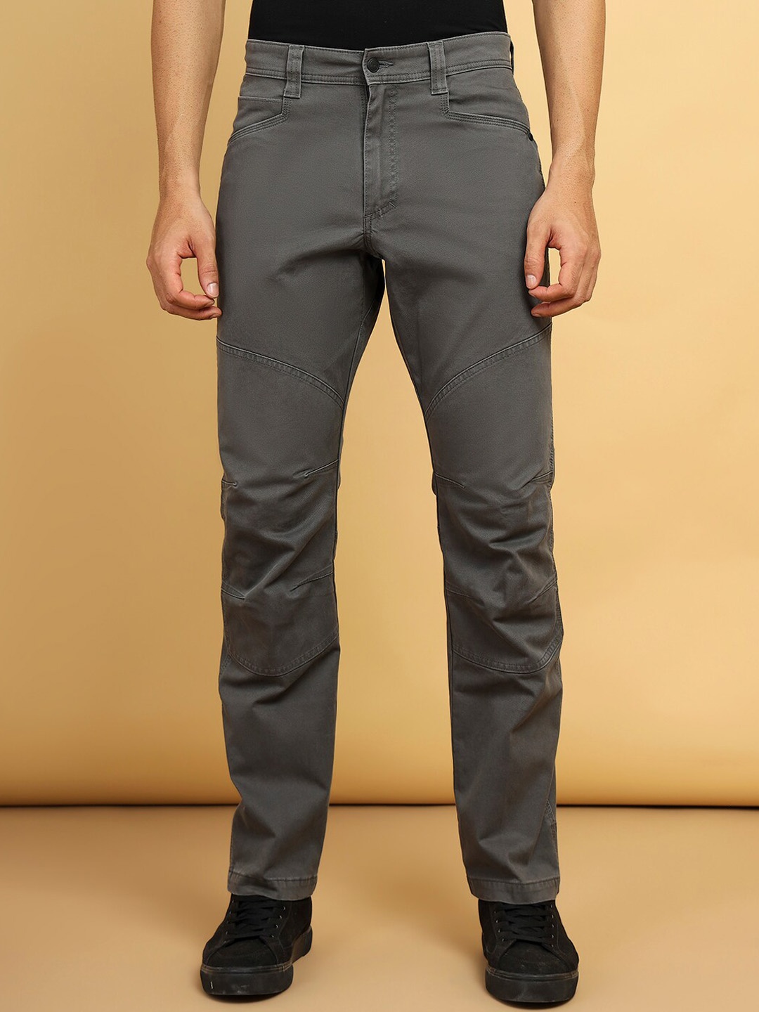 

Wrangler Men Straight Fit Low-Rise Chinos, Grey