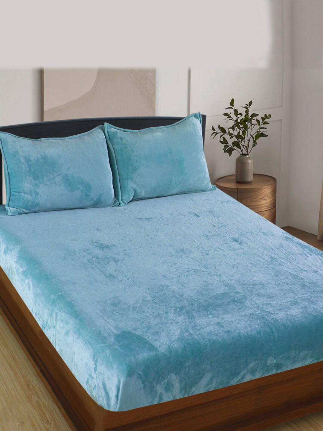 

Nendle Turquoise Blue Woollen 400 TC King Bedsheet with 2 Pillow Covers