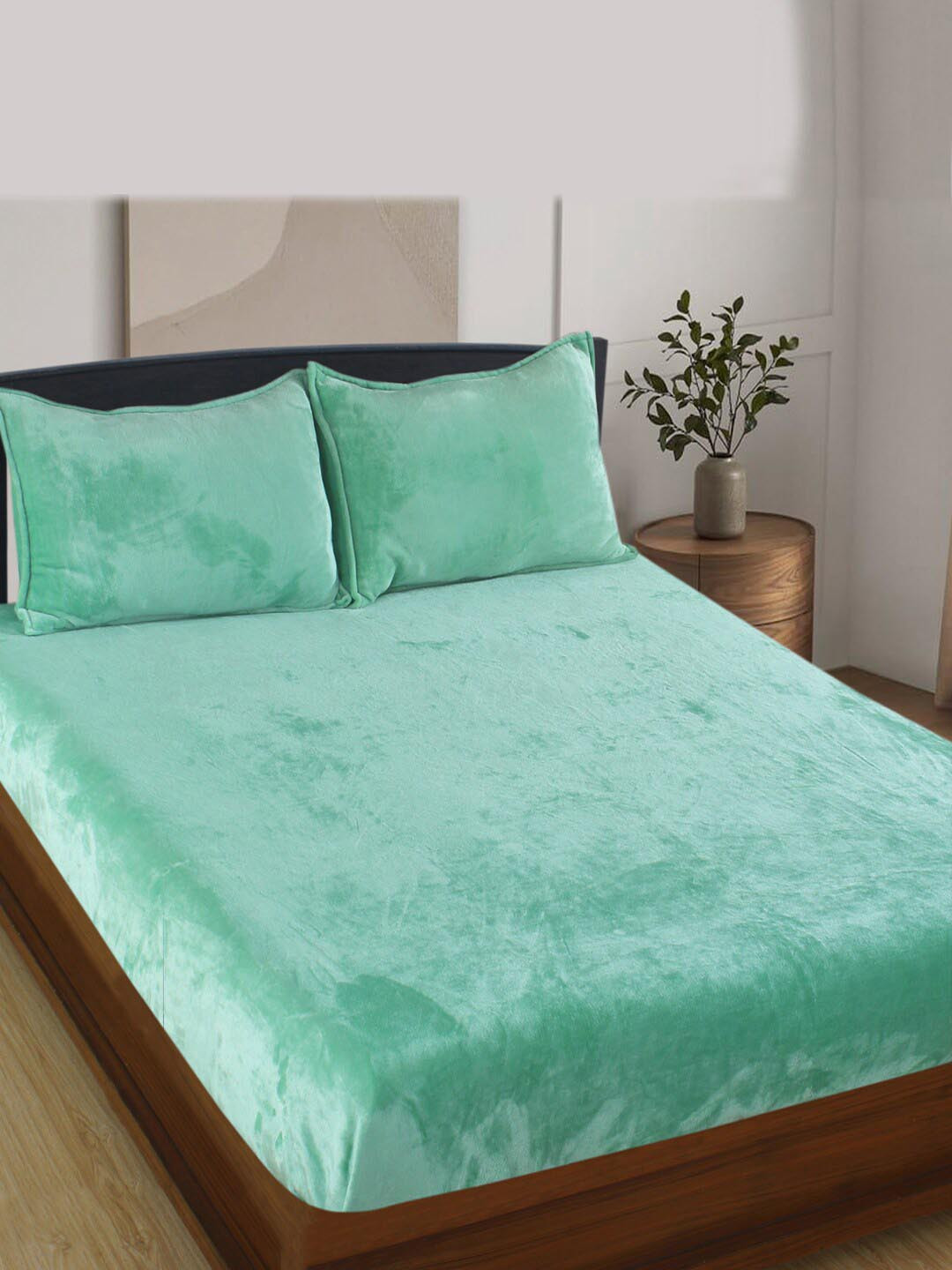 

Nendle Green Woollen 400 TC King Bedsheet with 2 Pillow Covers