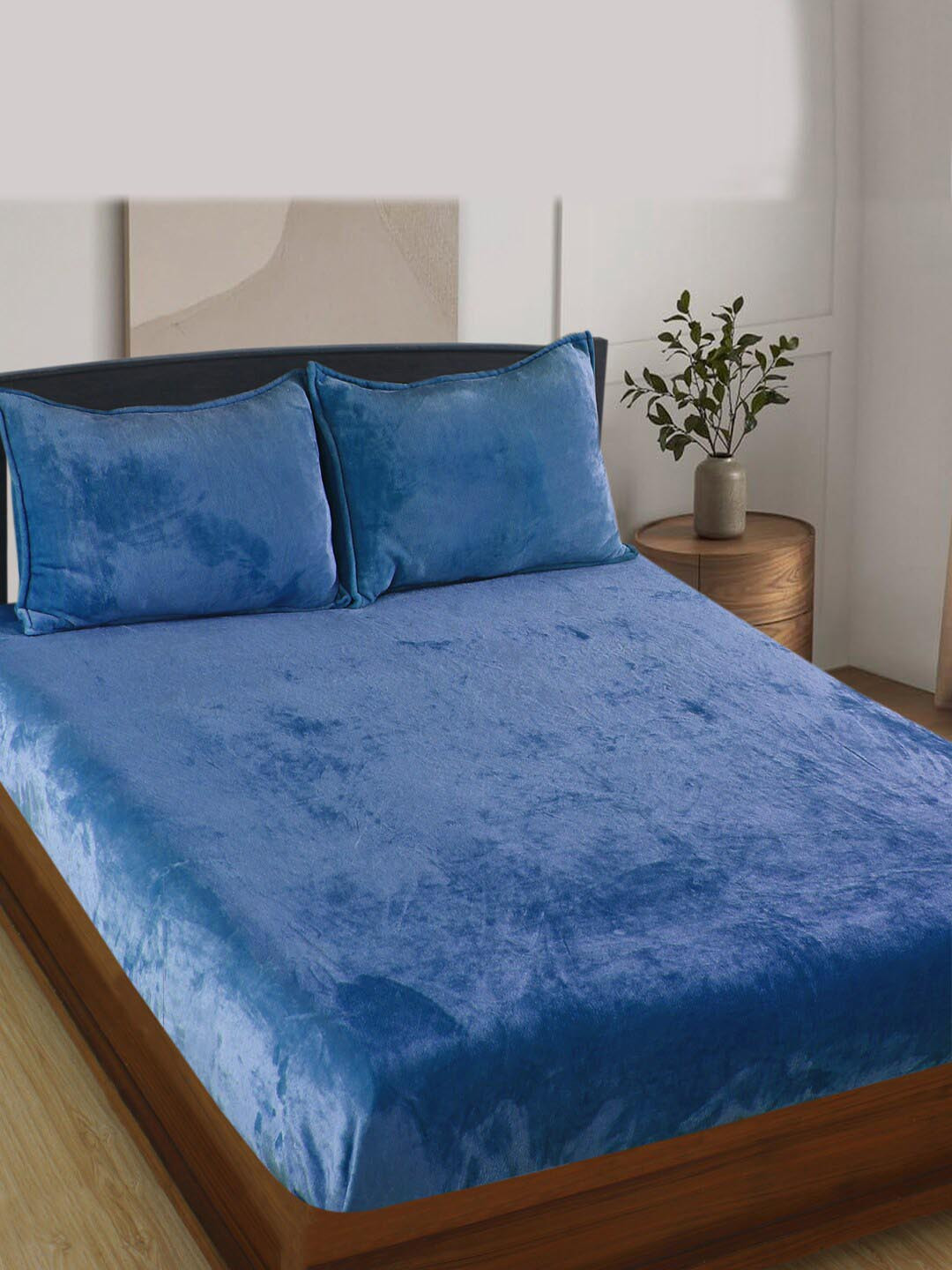 

Nendle Blue Woollen 400 TC King Bedsheet with 2 Pillow Covers