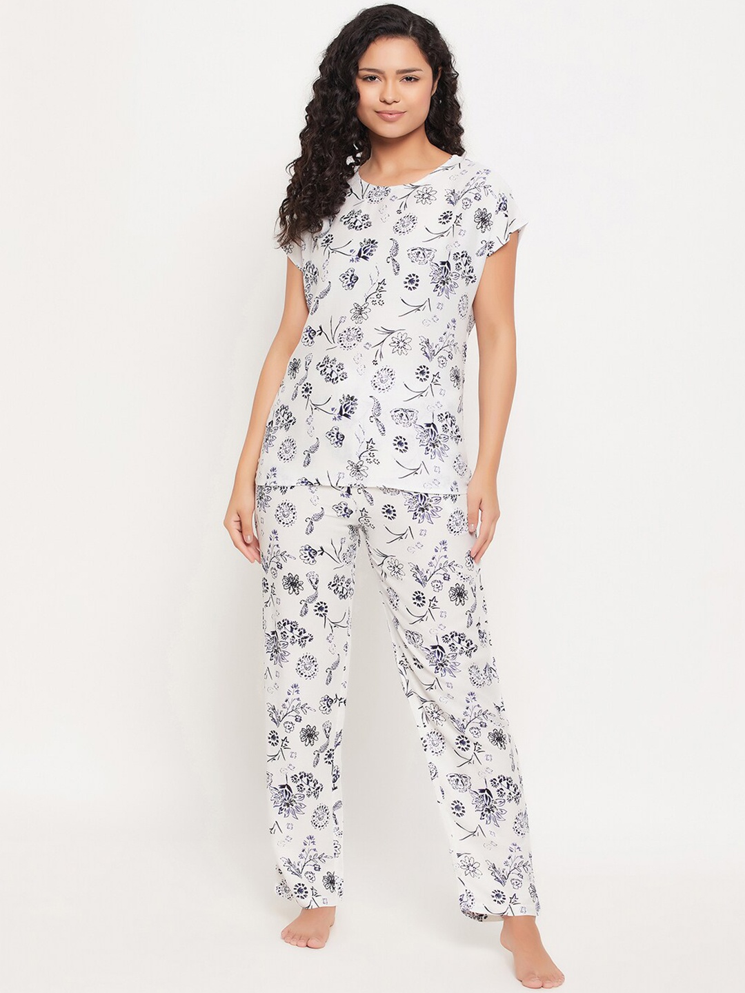 

Clovia White Floral Printed Night suit