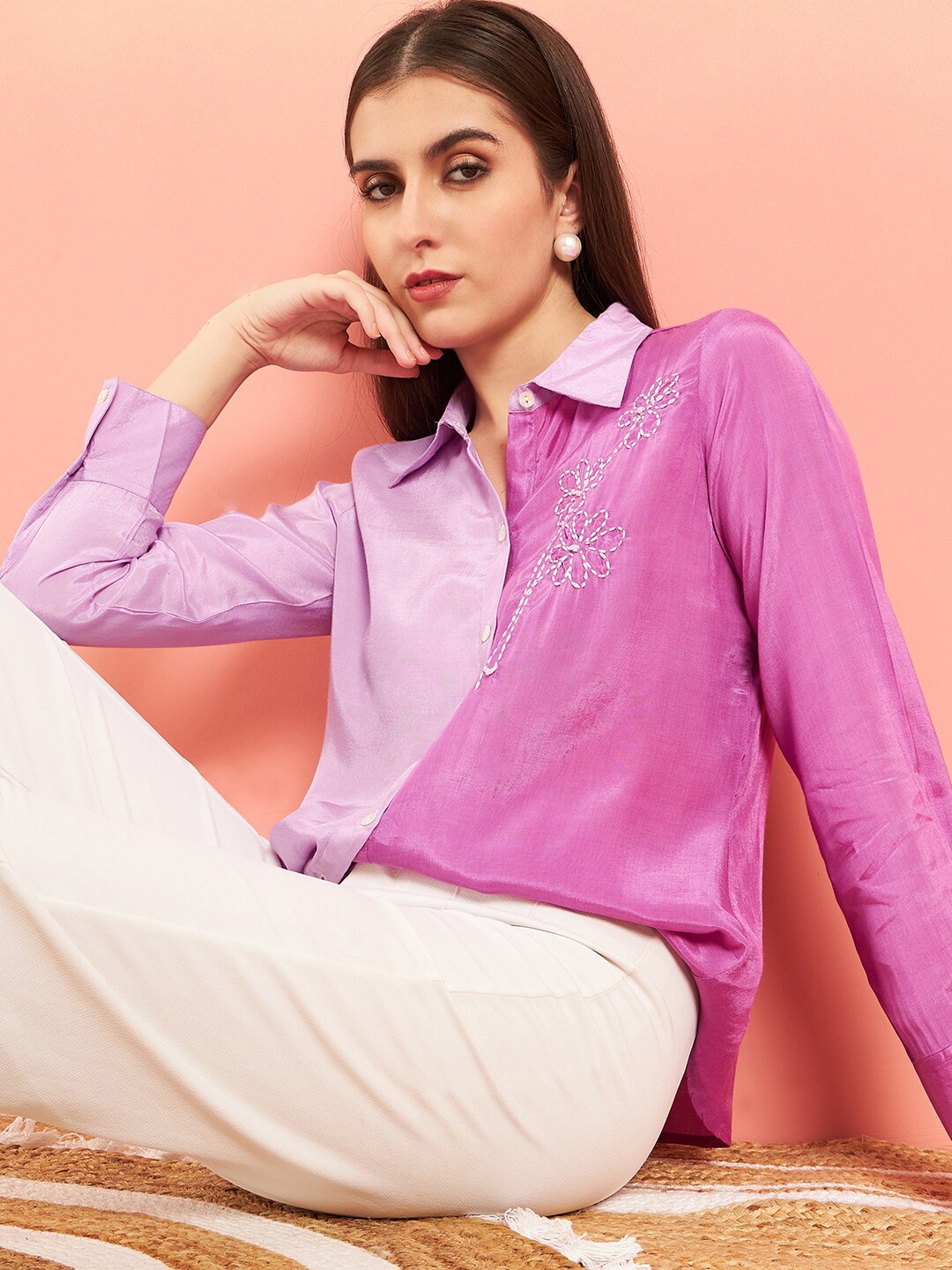 

Sangria Lavender Colourblocked Spread Collar Long Sleeves Embroidered Casual Shirt