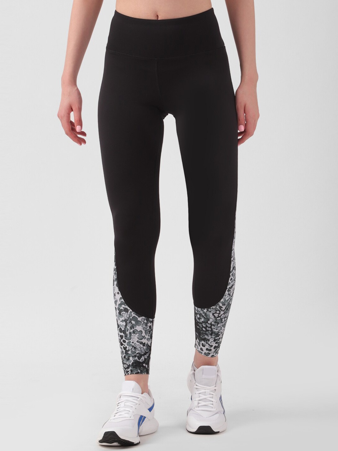 

Reebok Women Printed Mod Safari Poly Ankle-Length Tights, Black