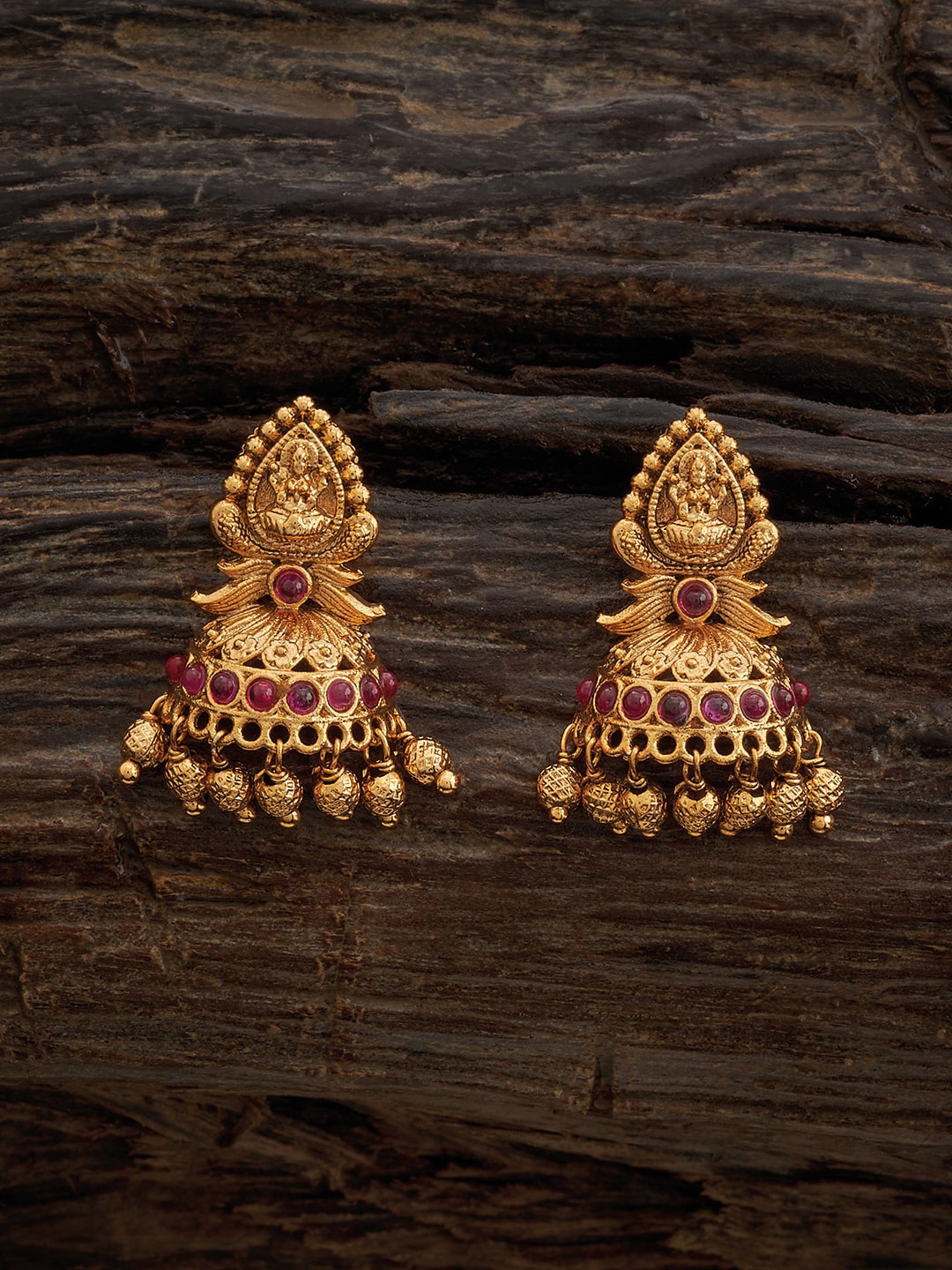 

Kushal's Fashion Jewellery Gold-Plated Classic Studs Earrings