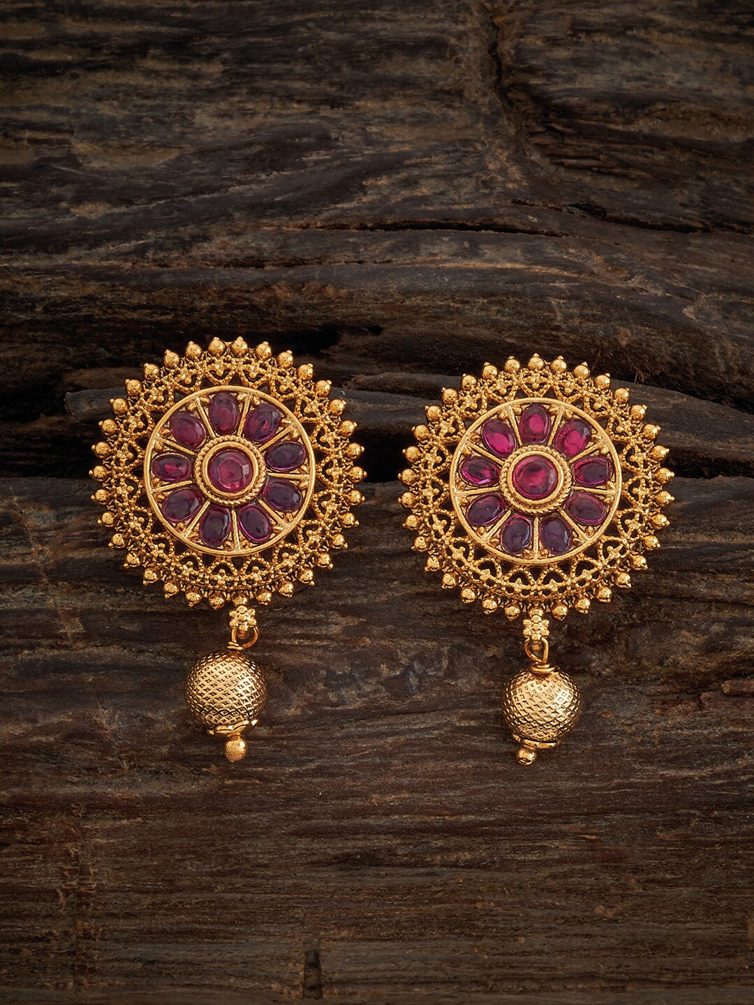 

Kushal's Fashion Jewellery Gold-Plated Classic Studs Earrings