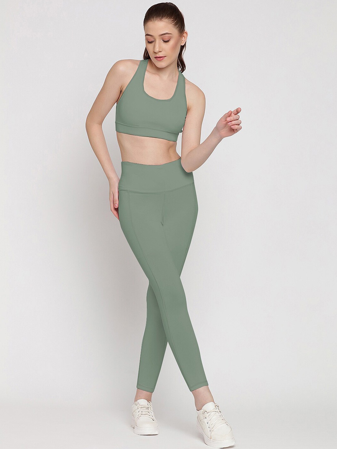 

Wearjukebox Solid Sports Bra & High Rise Tights Tracksuits, Green