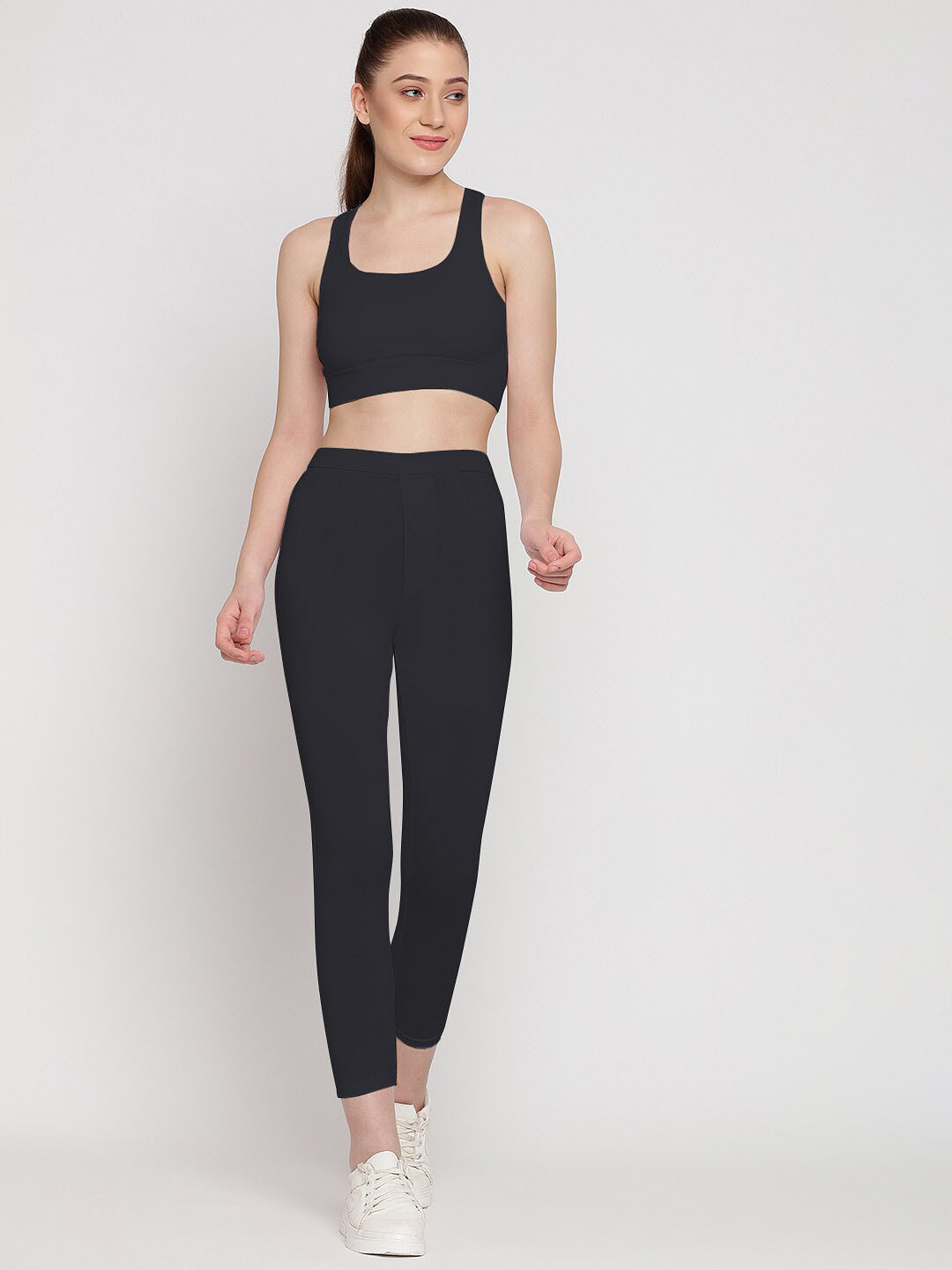 

Wearjukebox Solid Sports Bra & High Rise Tights Tracksuits, Black