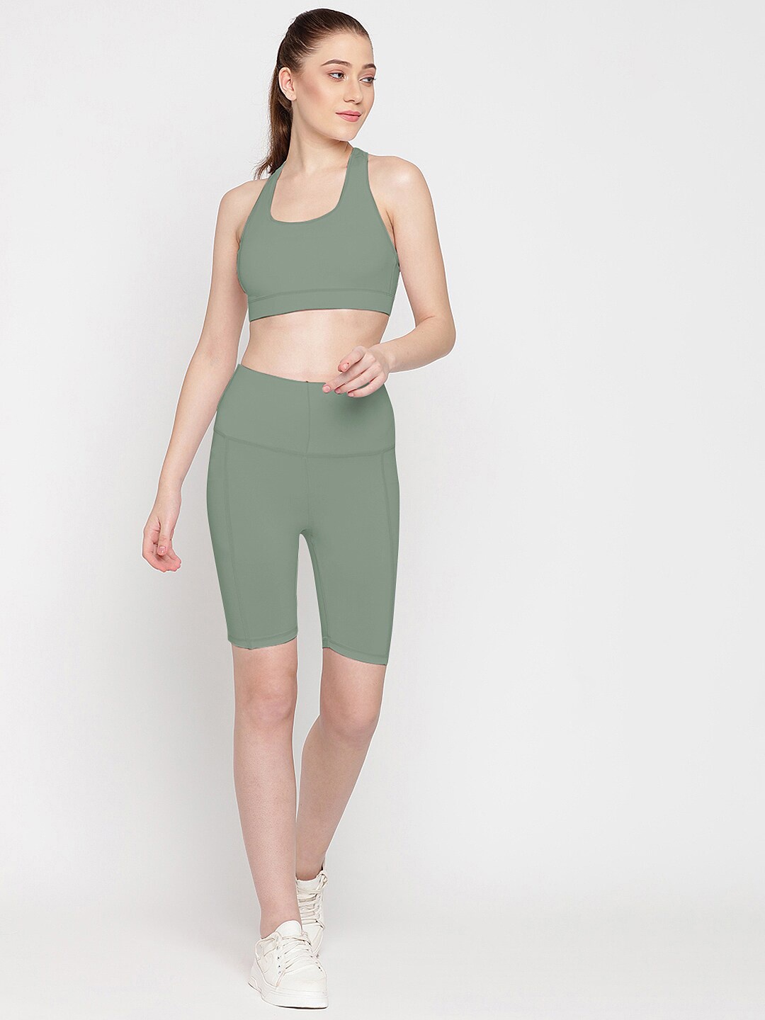 

Wearjukebox Solid Sports Bra & High Rise Tights Tracksuits, Green