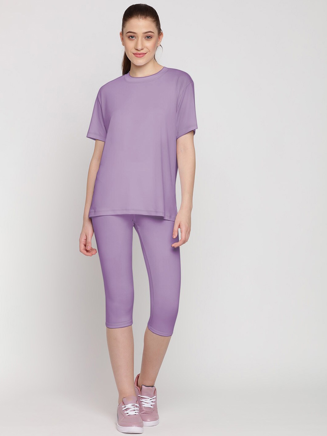 

Wearjukebox Mid-Rise Lightweight And Quick Dry T-Shirt With Leggings, Purple
