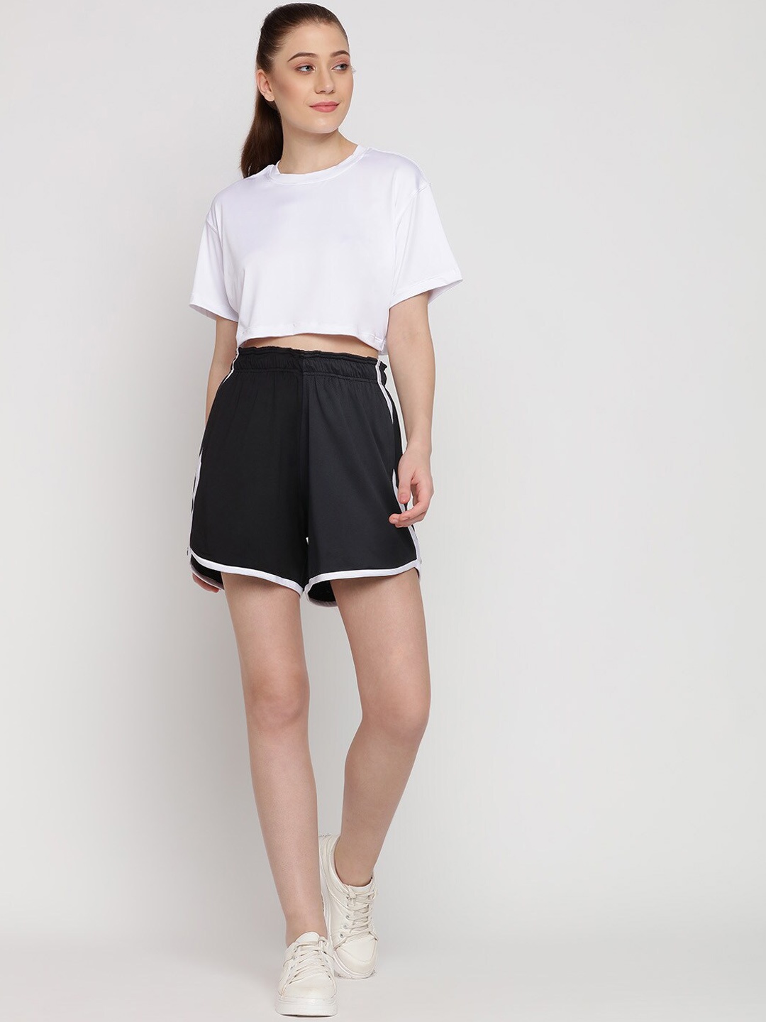 

Wearjukebox Mid-Rise Top & Shorts Co-Ords, White