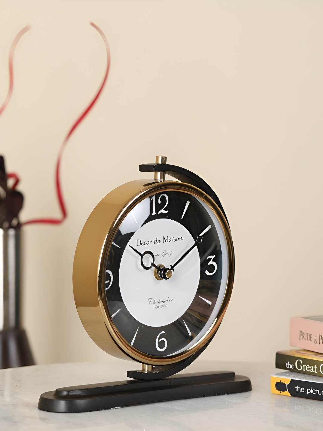 

Decor de Maison Black & Brown Round Contemporary Table Clock