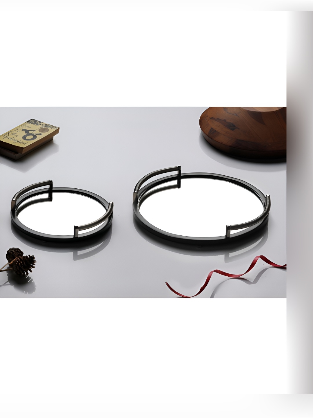 

Decor de Maison Allie Black 2 Pieces Round Large Size Metal Mirror Trays With Handle