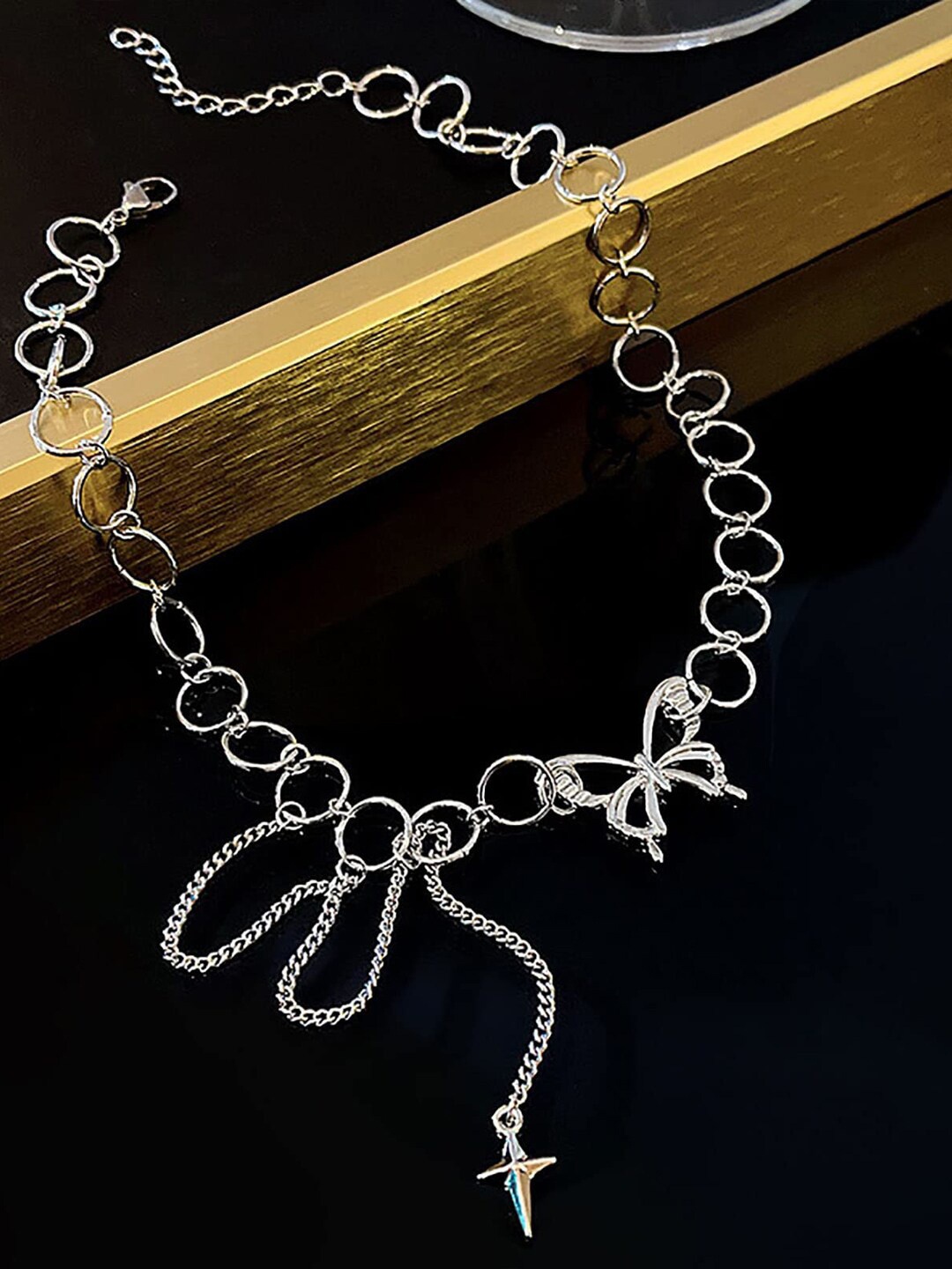 

FIMBUL Silver-Plated Choker Necklace