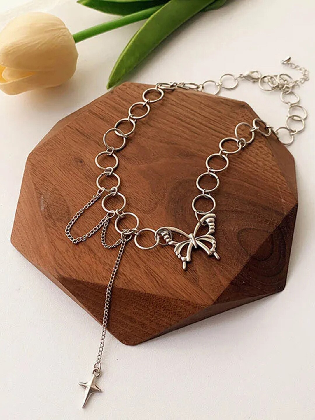 

FIMBUL Silver-Plated Choker Necklace