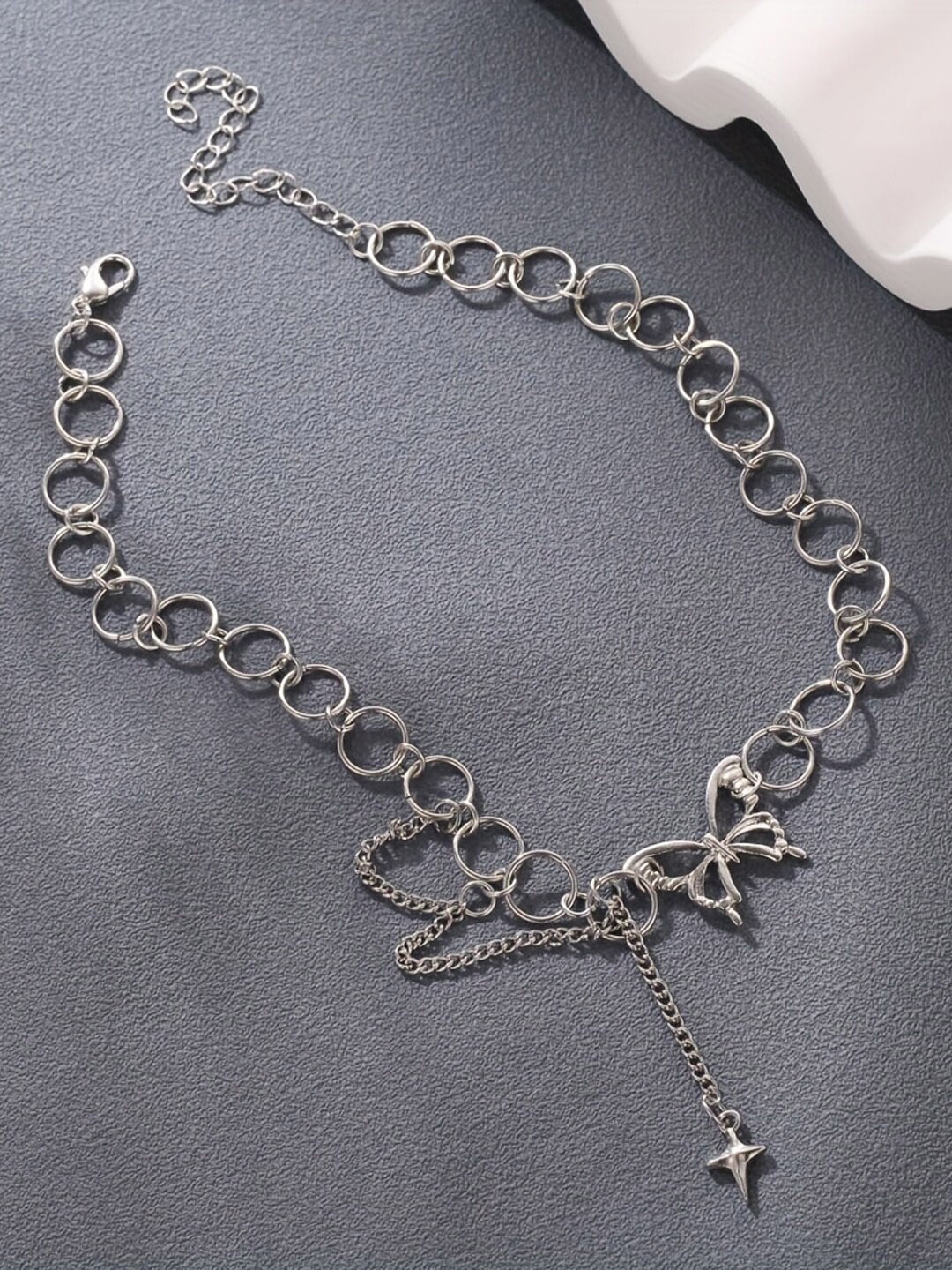 

FIMBUL Silver-Plated Choker Necklace