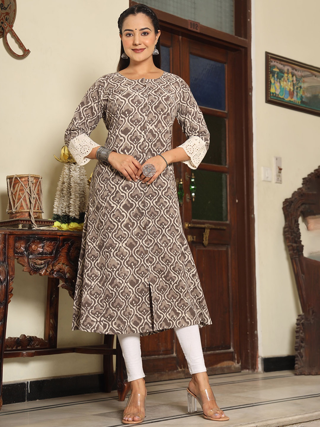 

ZARI Ethnic Motifs Printed Pure Cotton Straight Kurta, Brown