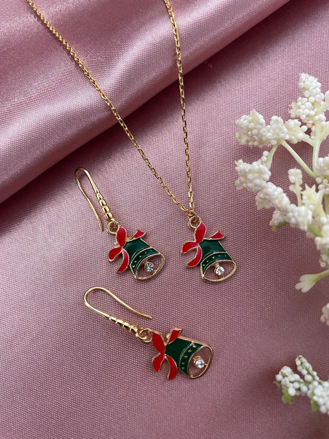 

Digital Dress Room Gold-Plated Stone-Studded Jewellery Set