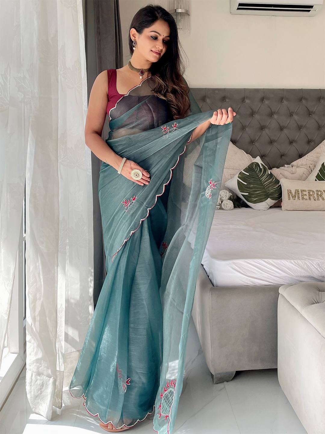 

Anouk Floral Embroidered Saree, Teal