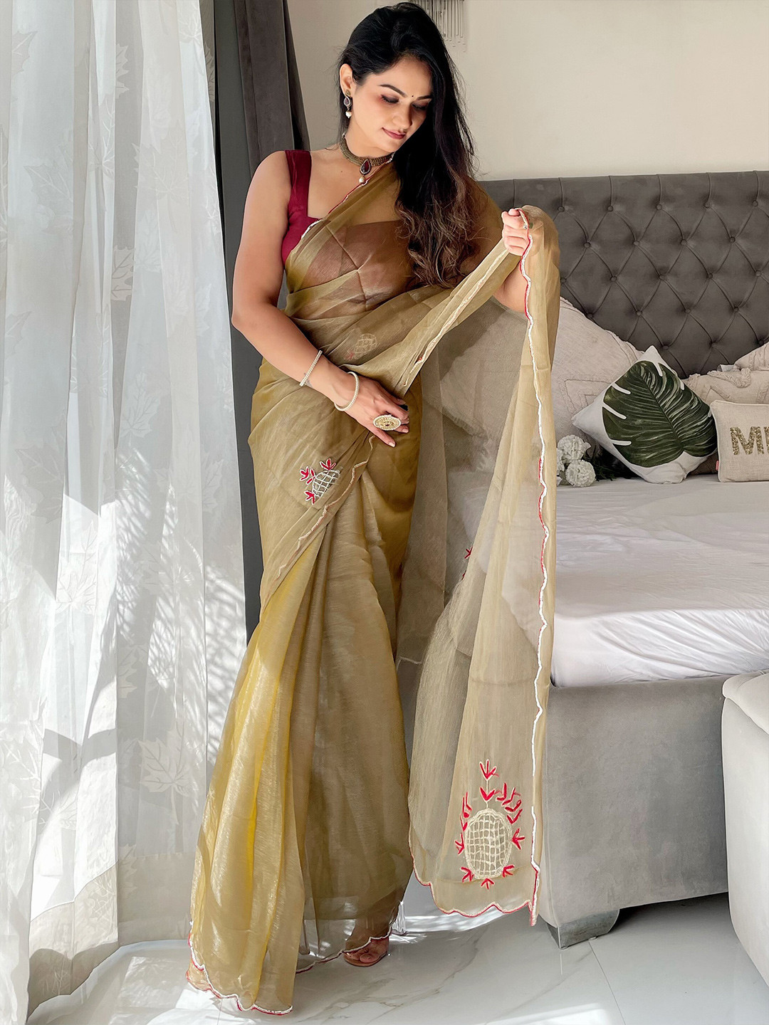

Anouk Floral Embroidered Saree, Khaki