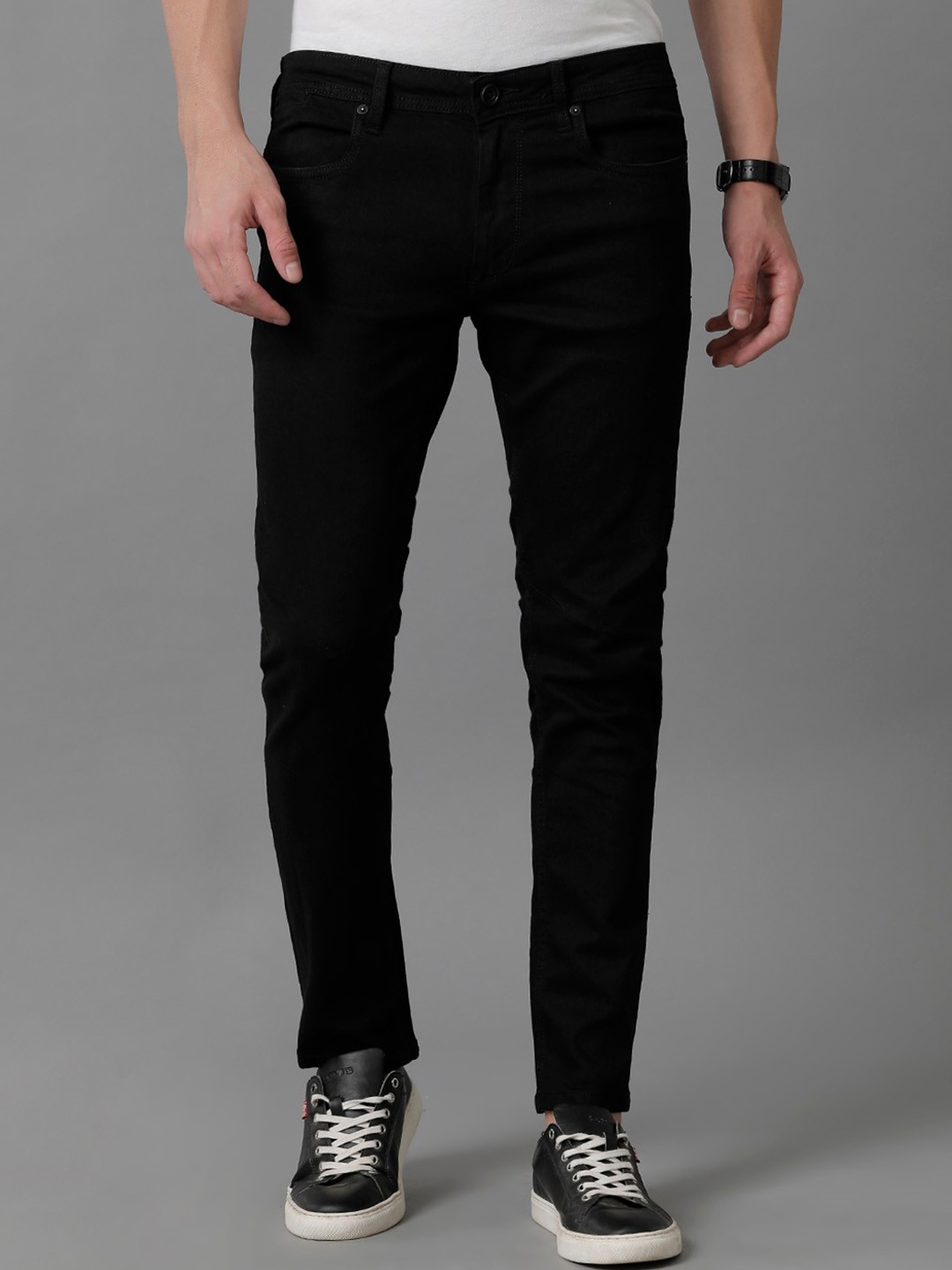 

Voi Jeans Men Skinny Fit Mid-Rise Clean Look Stretchable Jeans, Black