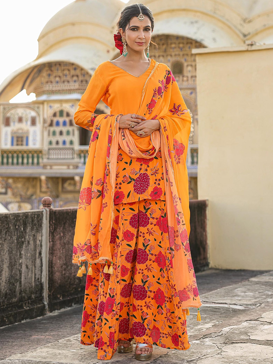 

SCAKHI Floral Printed V-Neck Beads and Stones Kurti with Palazzos & Dupatta, Orange