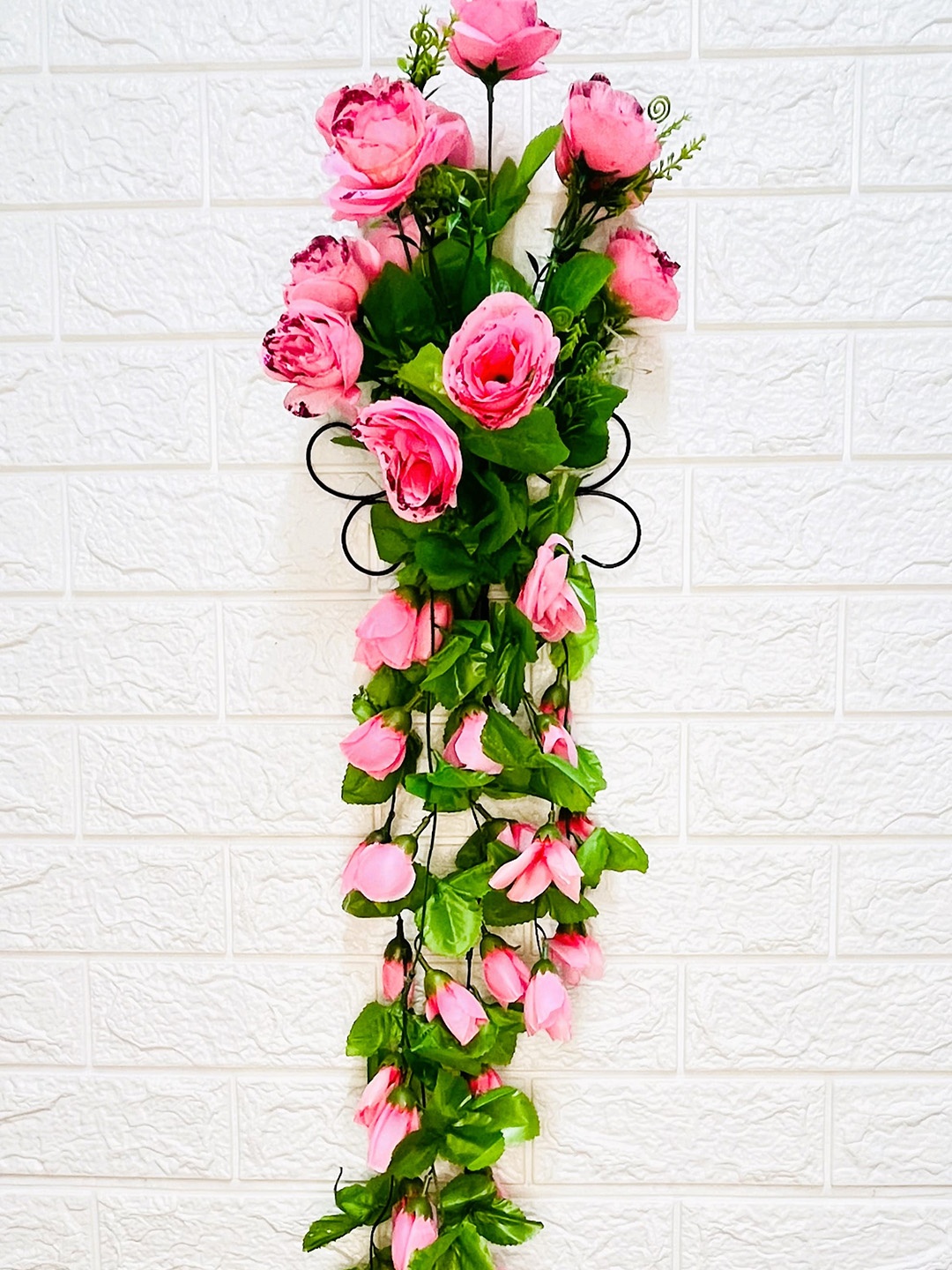 

Akaar Dcor Pink Hanging Rose Bunch with Metal Wall Stand