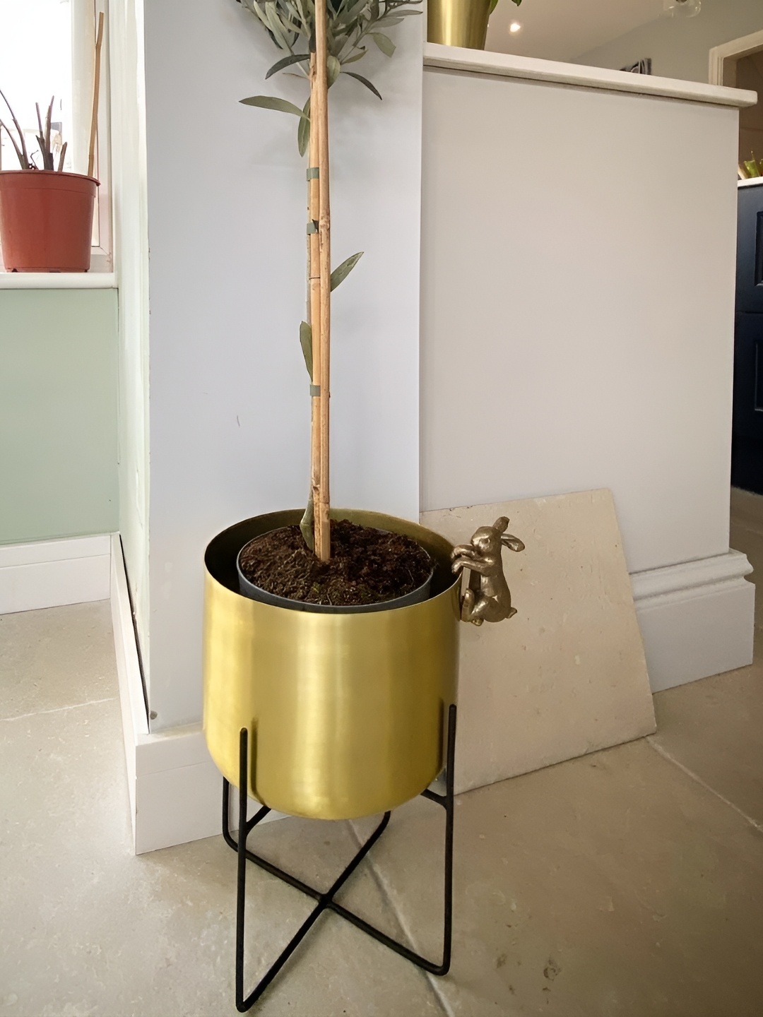 

OPAXA LIVING Metallic-toned Metal Planter with Stand
