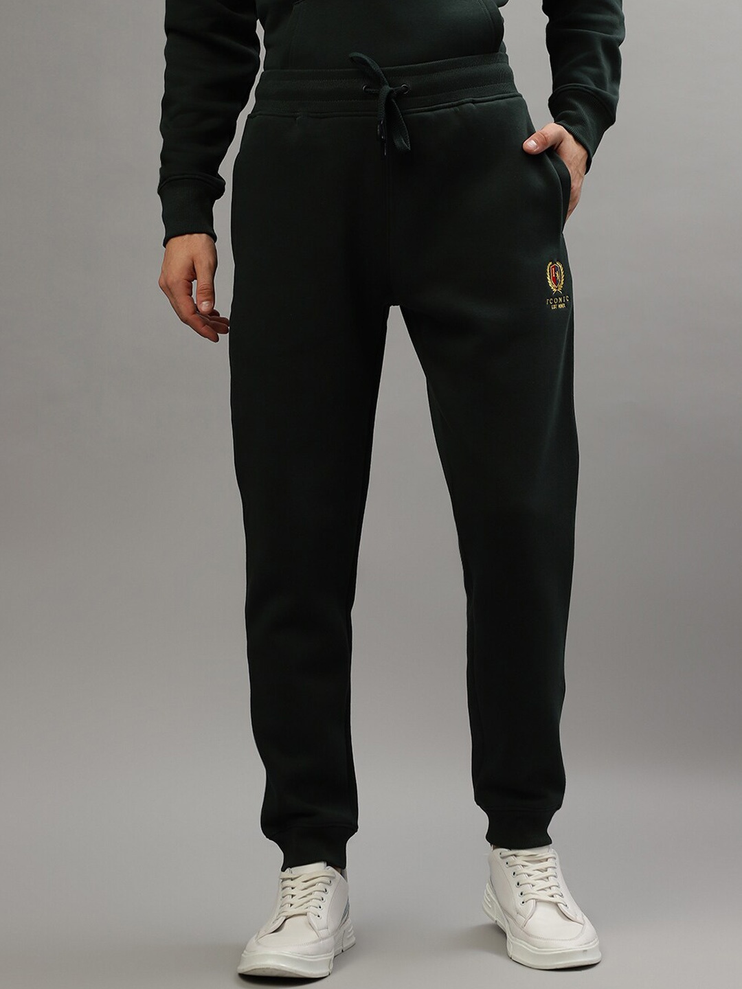 

Iconic Men Mid-Rise Joggers, Black