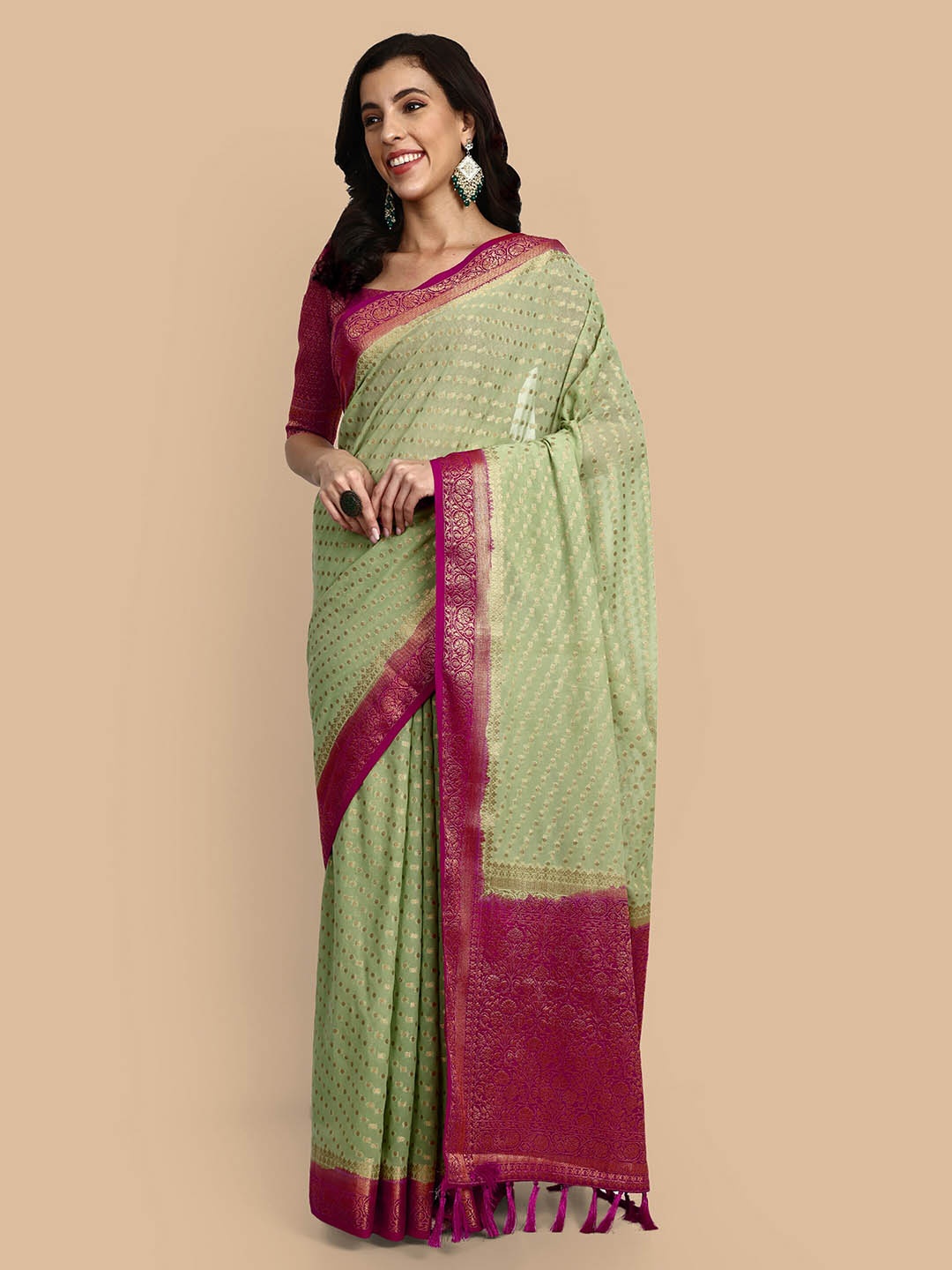 

Vardha Floral Woven Design Zari Banarasi Saree, Green