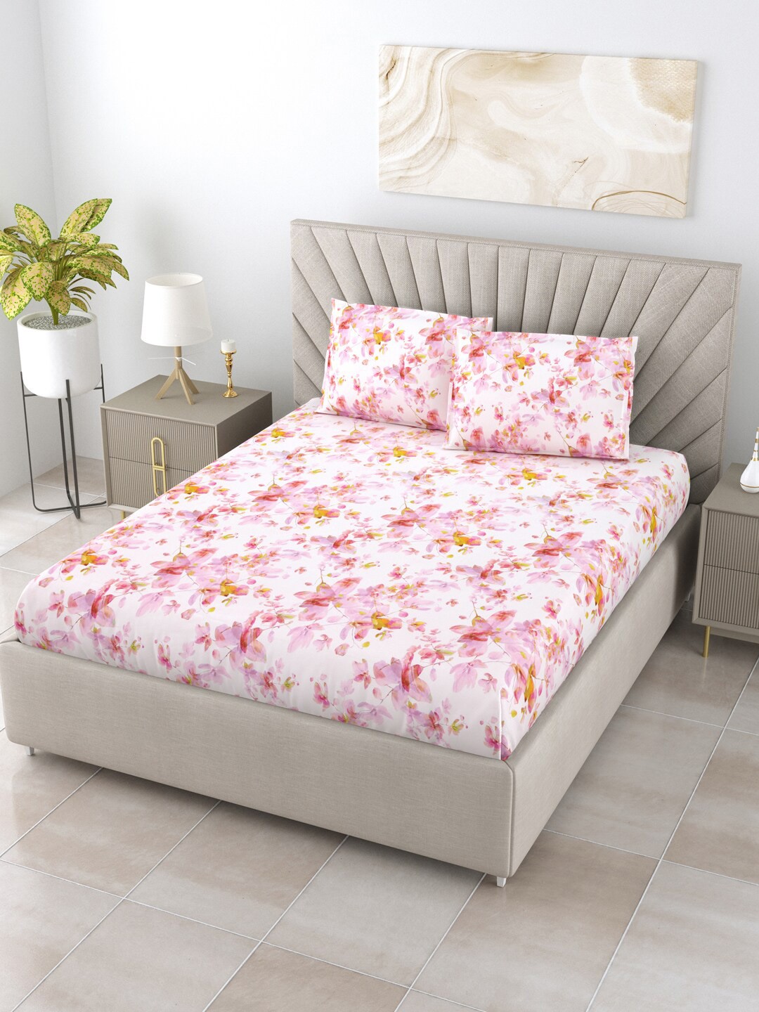 

BOMBAY DYEING FLORENTINE Pink & White Floral 144 TC King Bedsheet with 2 Pillow Covers