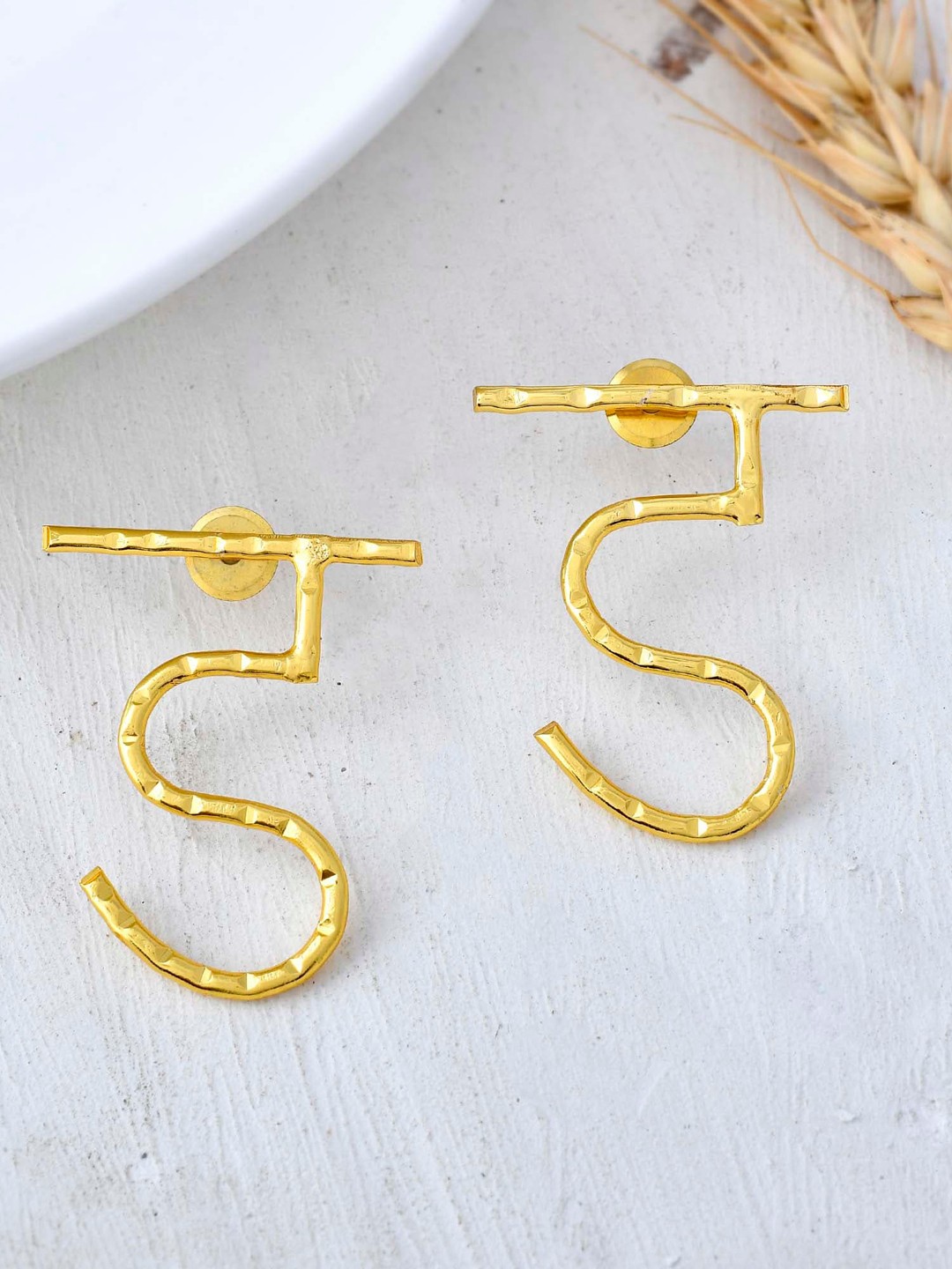 

ZURII Classic Drop Earrings, Gold