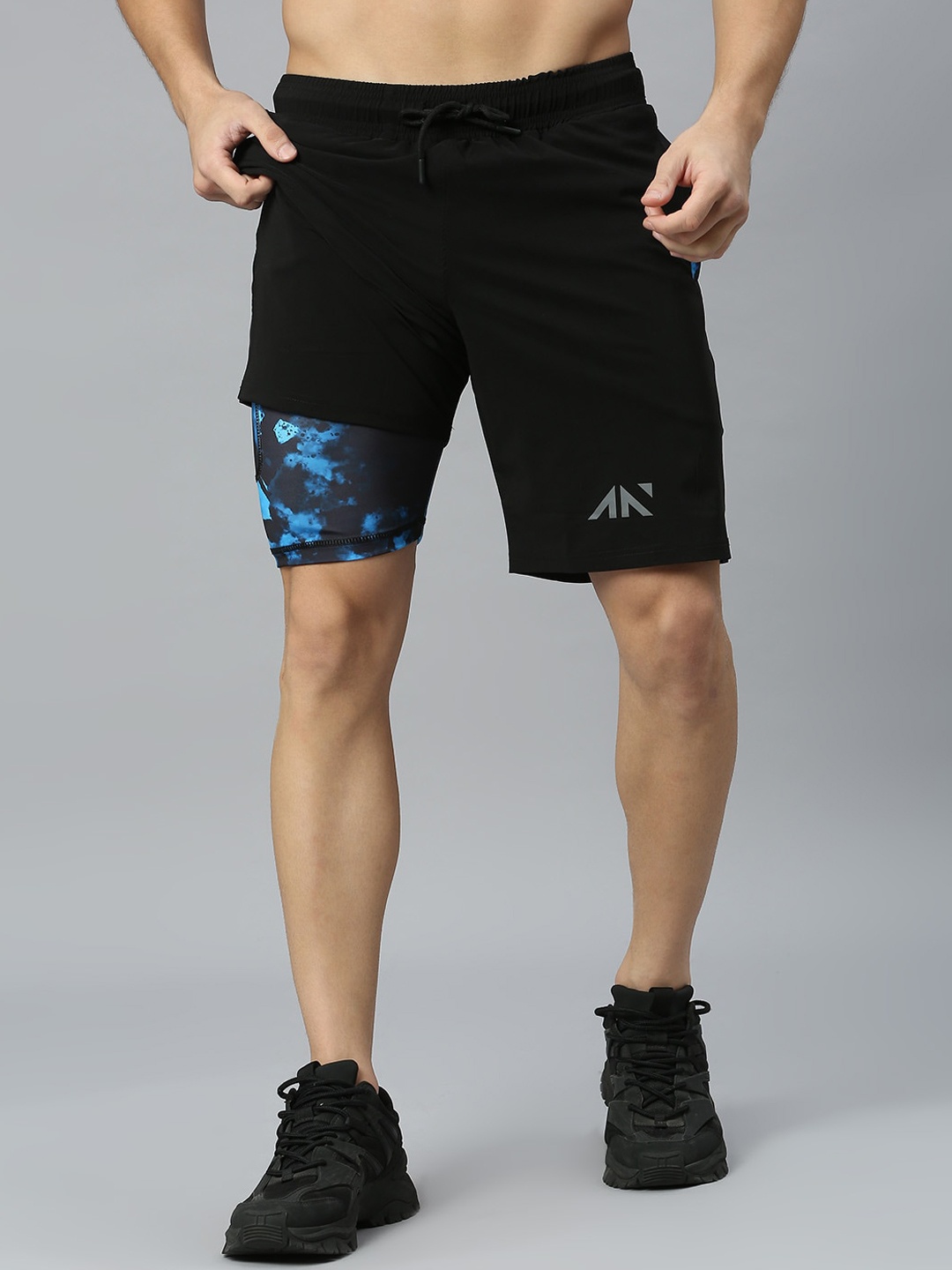 

AESTHETIC NATION Men Slim Fit Rapid Dry Sports Shorts, Black