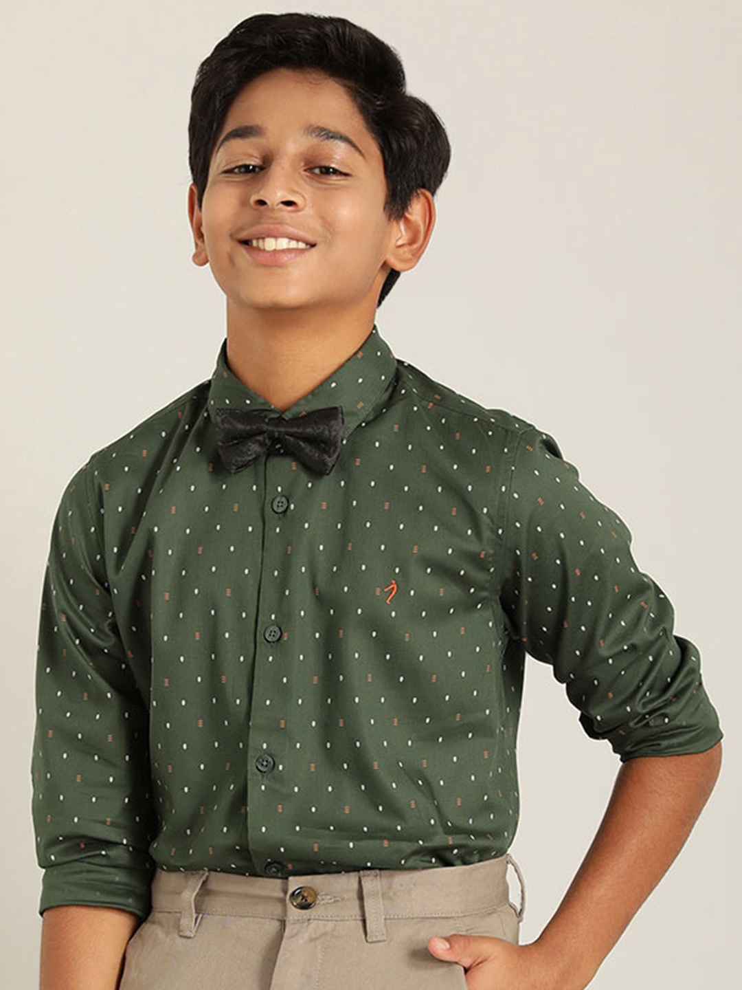 

Indian Terrain Boys Micro Ditsy Printed Pure Cotton Casual Shirt, Green